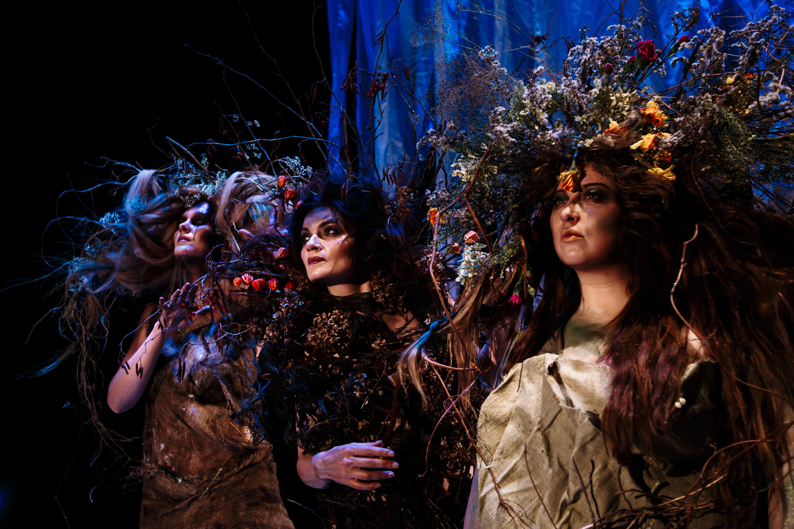 2019 | артпроект «Духи драмы». Wedding, romantic photo, family holidays. Workshops