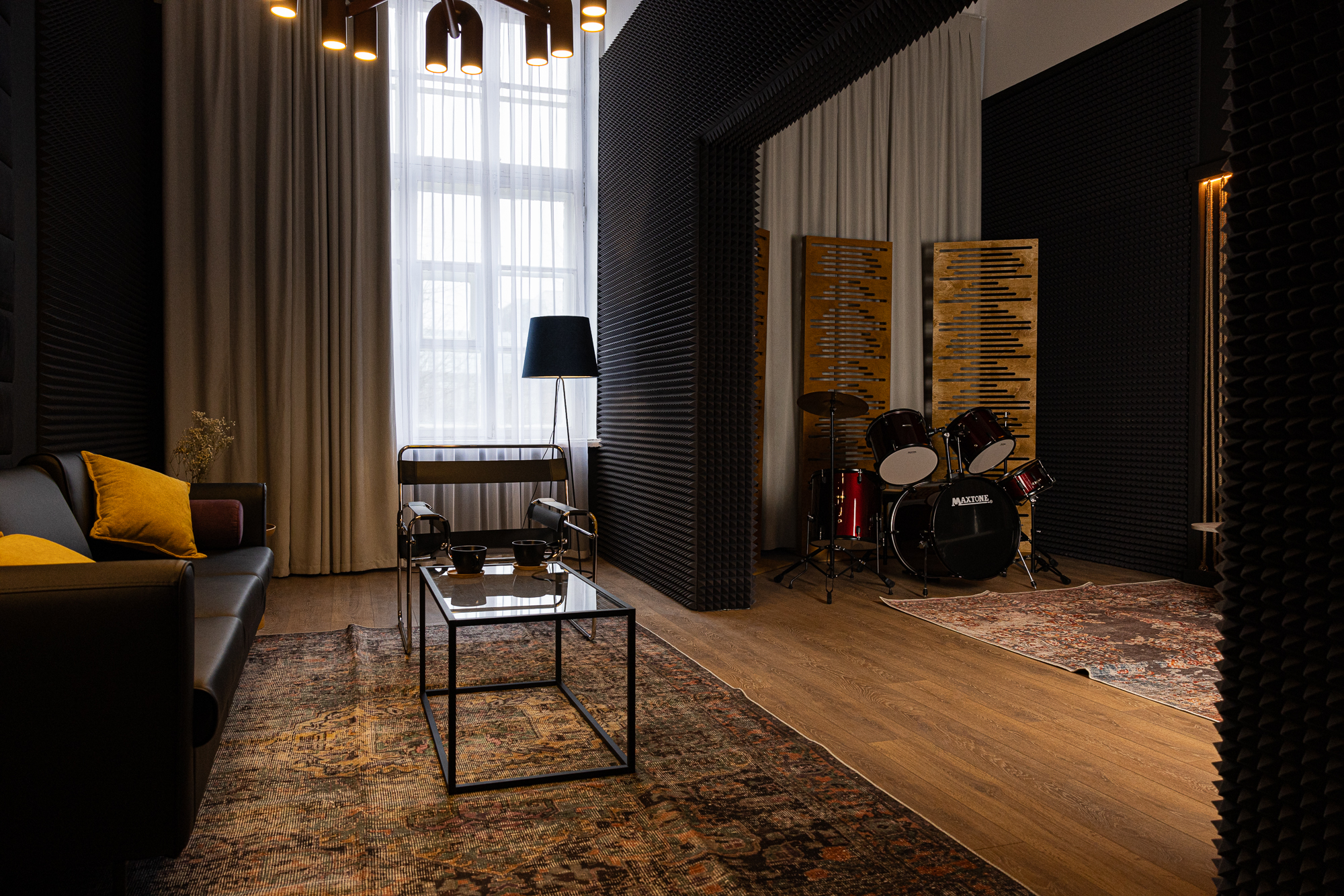 Photohub залы для съемки бизнес-контента. Фотограф в Минске Людмила Дутко