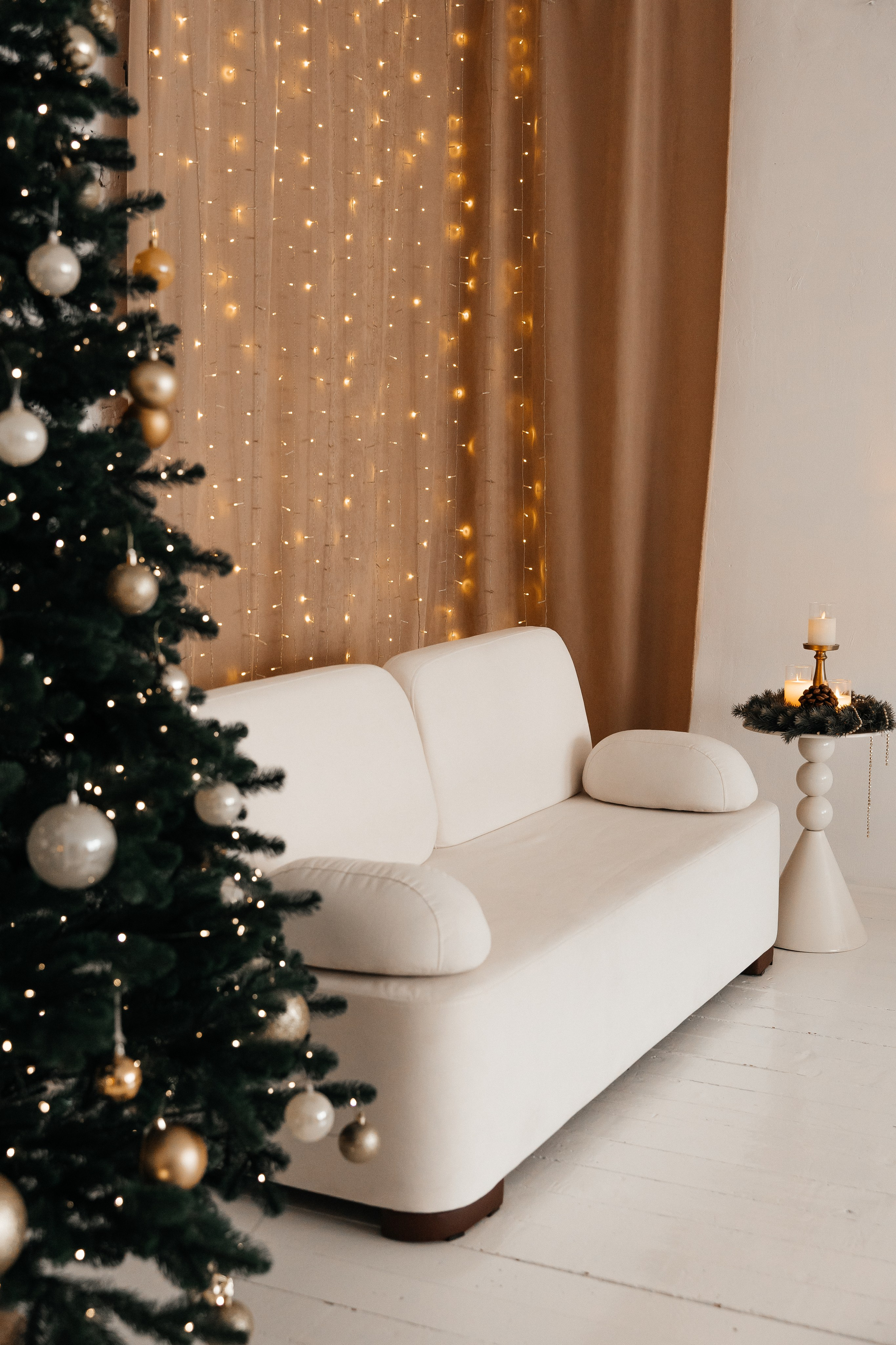 Лотос. Фотостудия 220 — первая в Чите фотостудия, предназначенная для работы