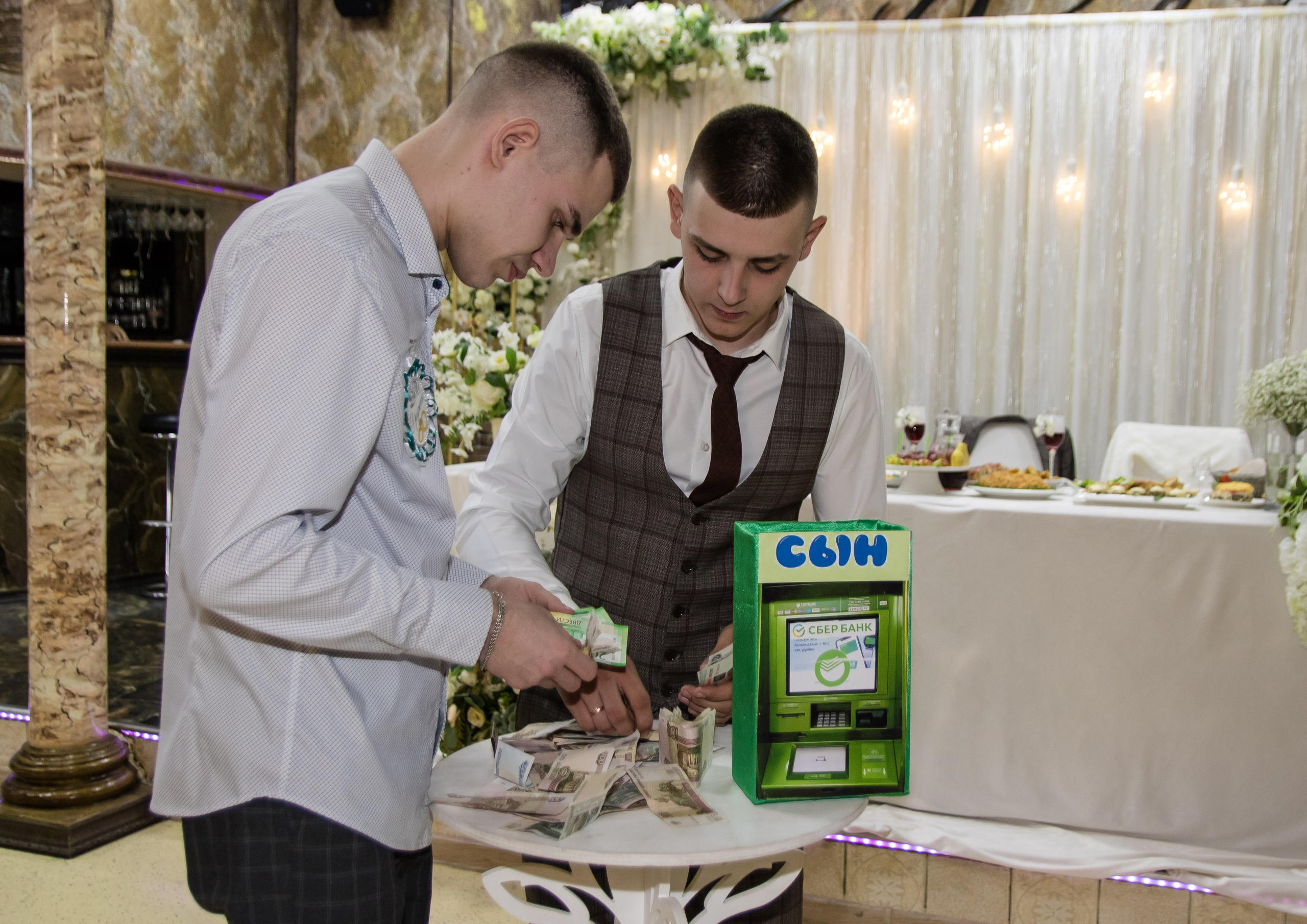 Организатор праздников. Организатор праздников. Ведущая Марина Гребенникова