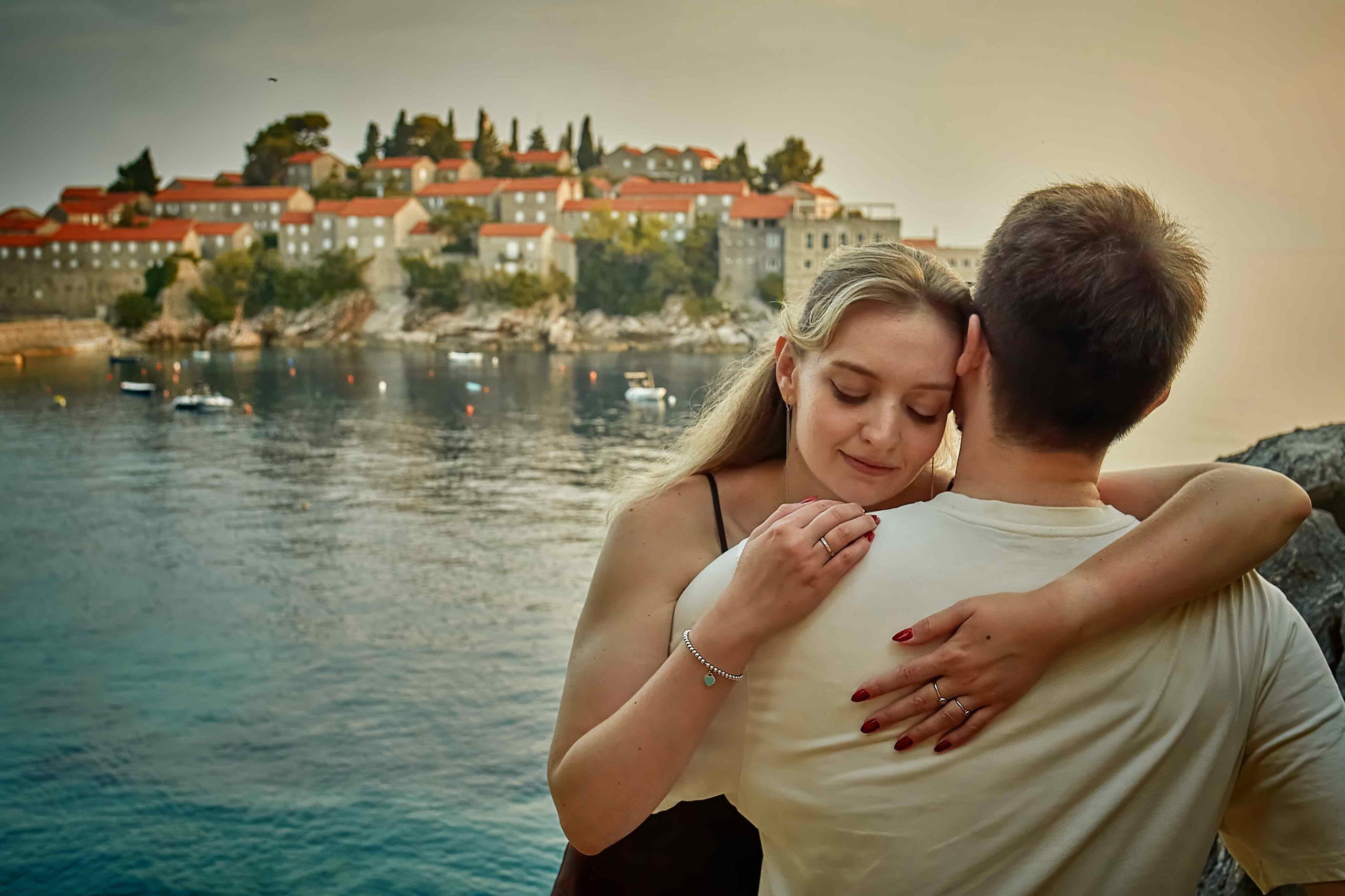 Фотосессия на Свети Стефан — романтика и стиль у моря | Фотограф в Черногории