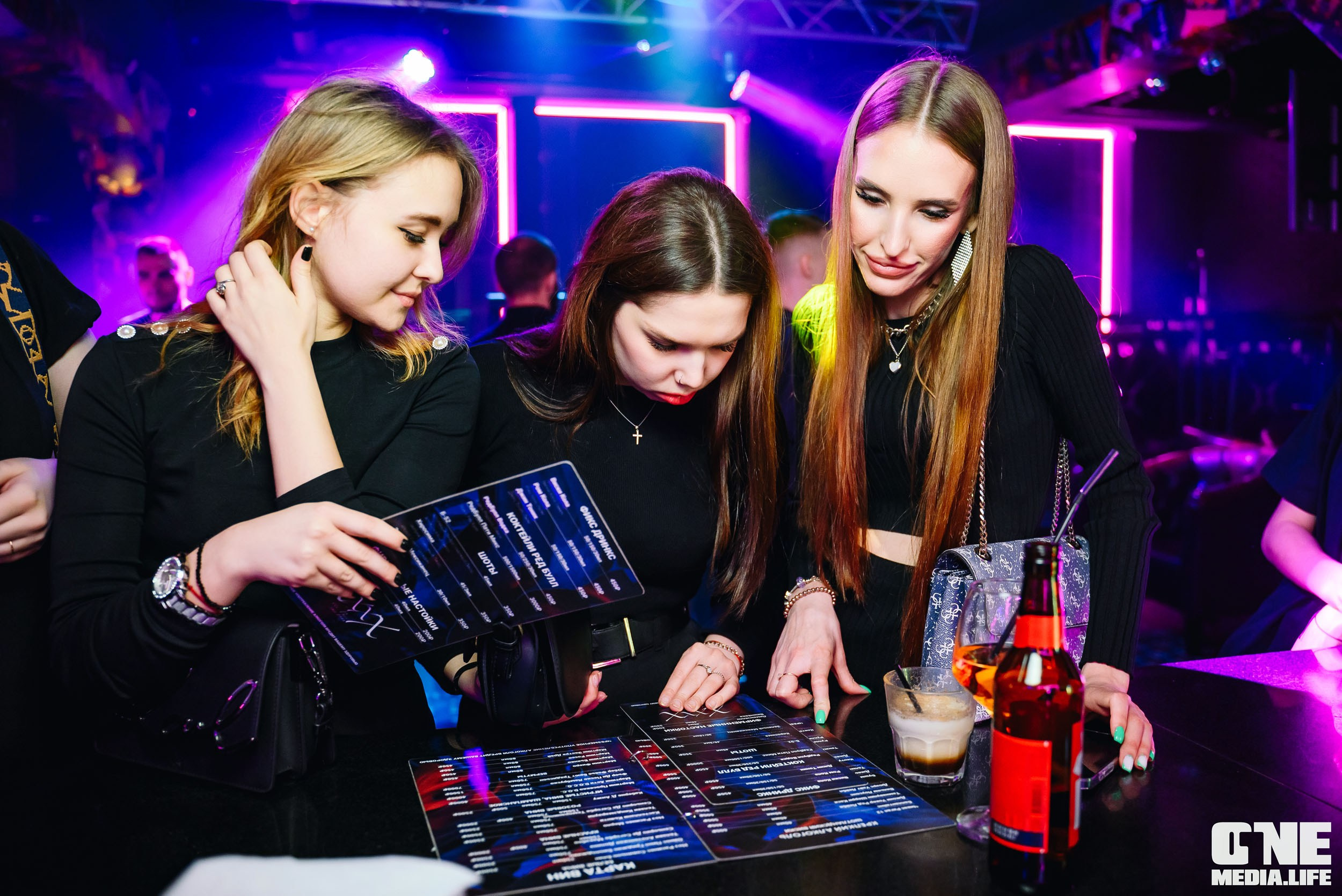 Фотоотчет из бара XxxX. One Media Life: фоторепортажи, фотоотчеты с мероприятий и заведений
