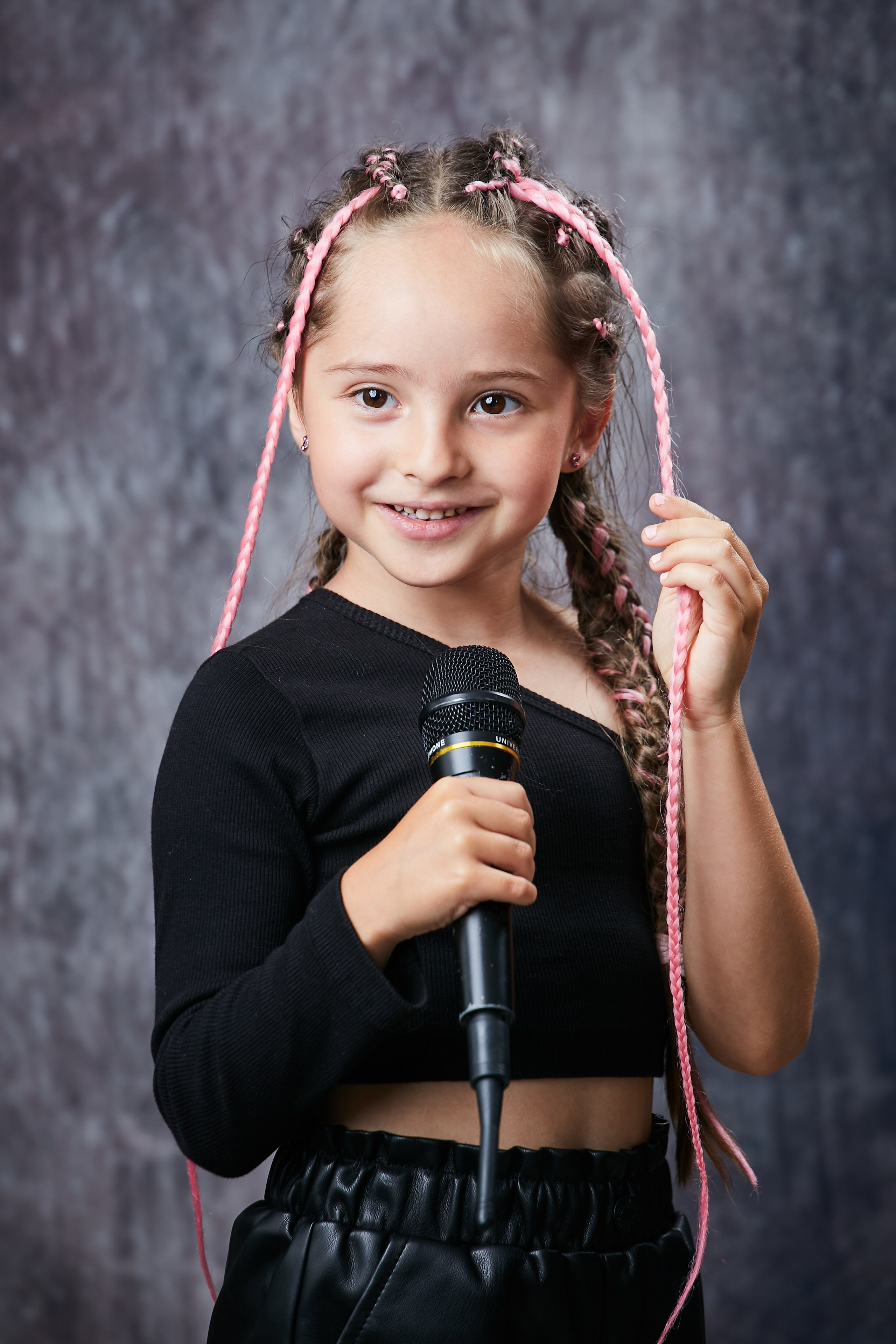 Детская фотосессия — фотосъемка в студии «Миллион Портретов»