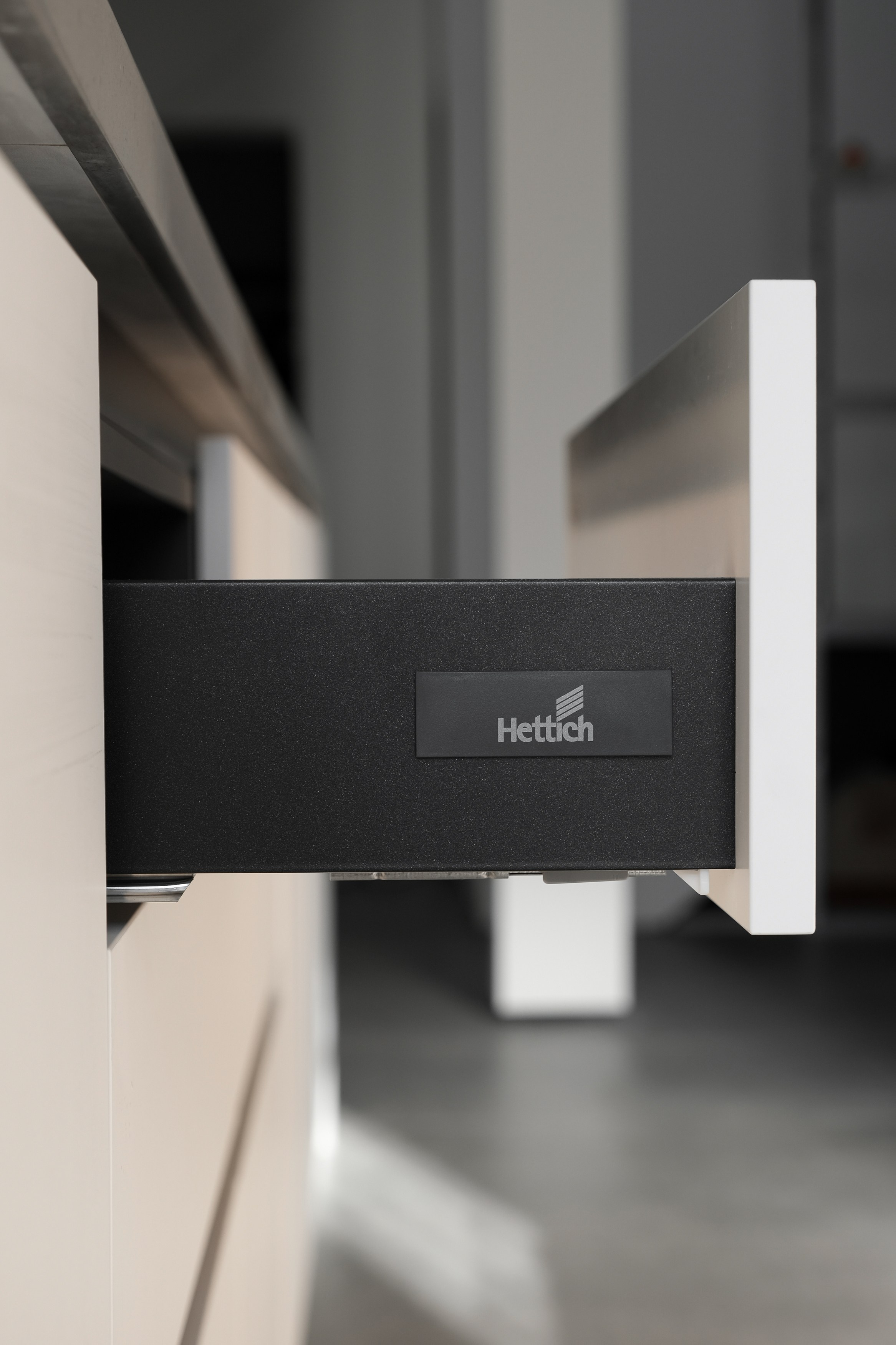 Фурнитура Hettich в Томске. Мебель Томск на заказ от студии ГУДРУМ