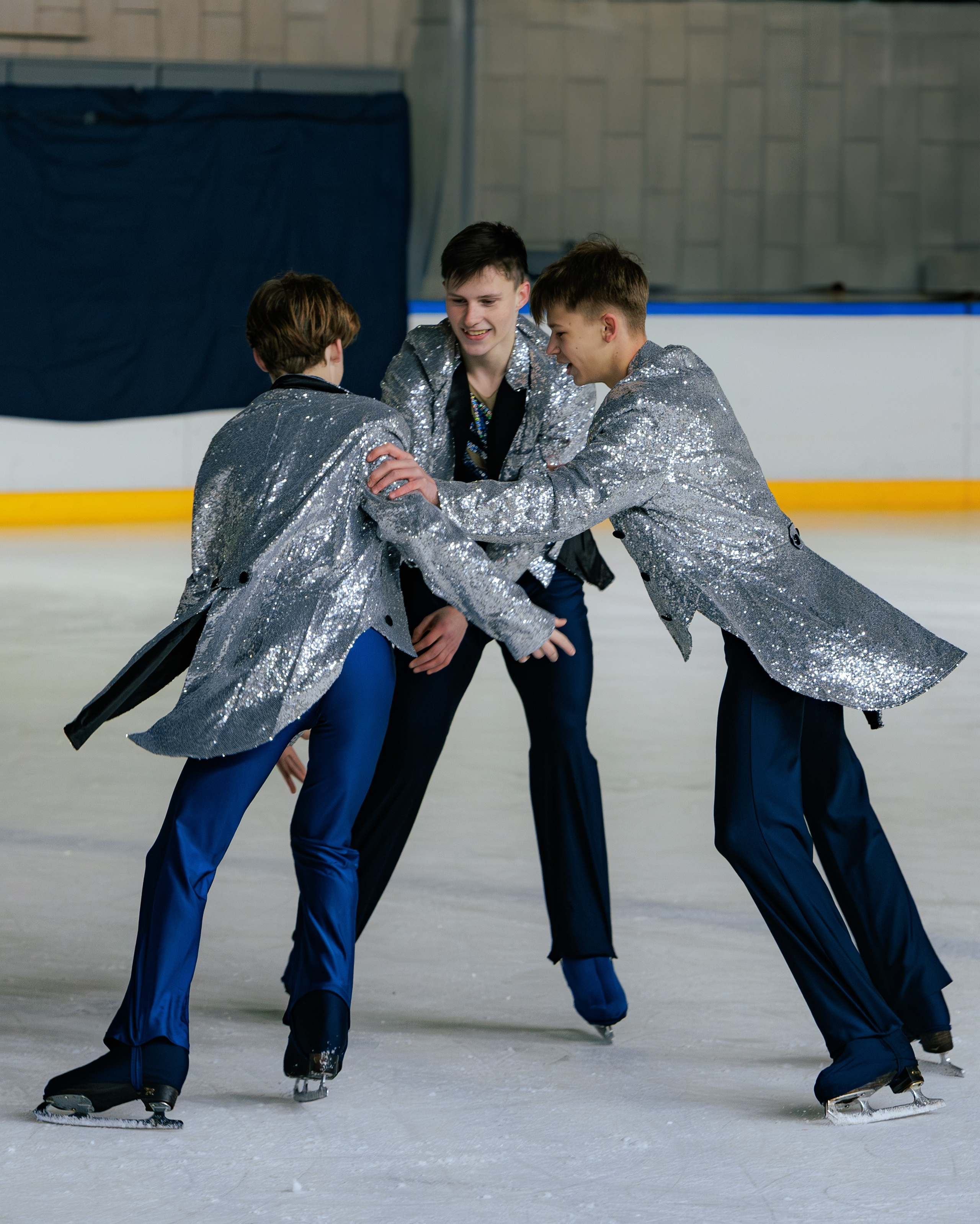 Детский театр на льду «АЛЕКО». Выпускные альбомы и школьный фотограф в Подольске, Троицке, Щербинке, Москве и Московской области