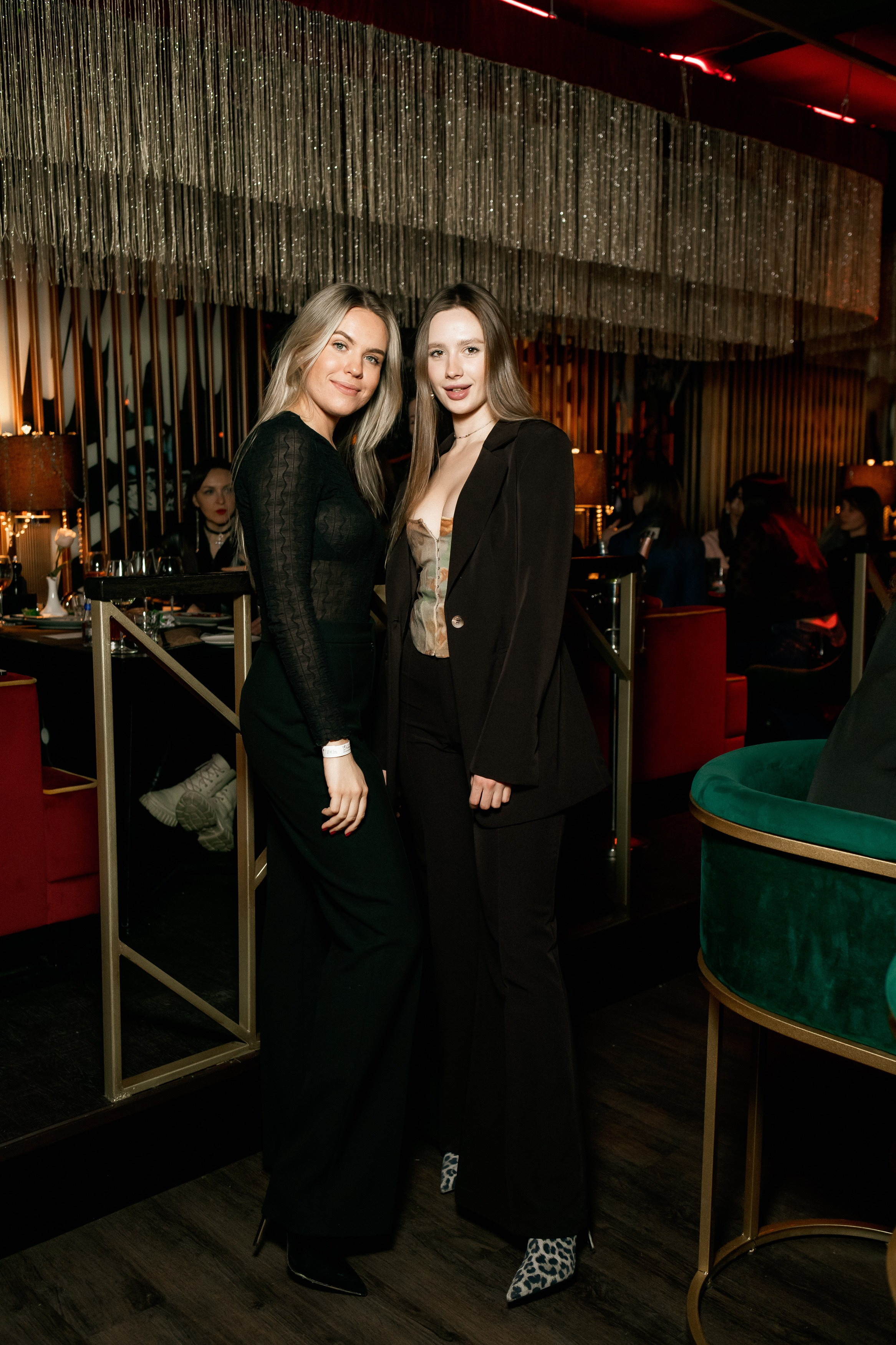 YANA URBAN: сольный концерт в «Анжелика Wineroom». СВОИ. ФОТООТЧЕТЫ-СОБЫТИЯ-МЕСТА