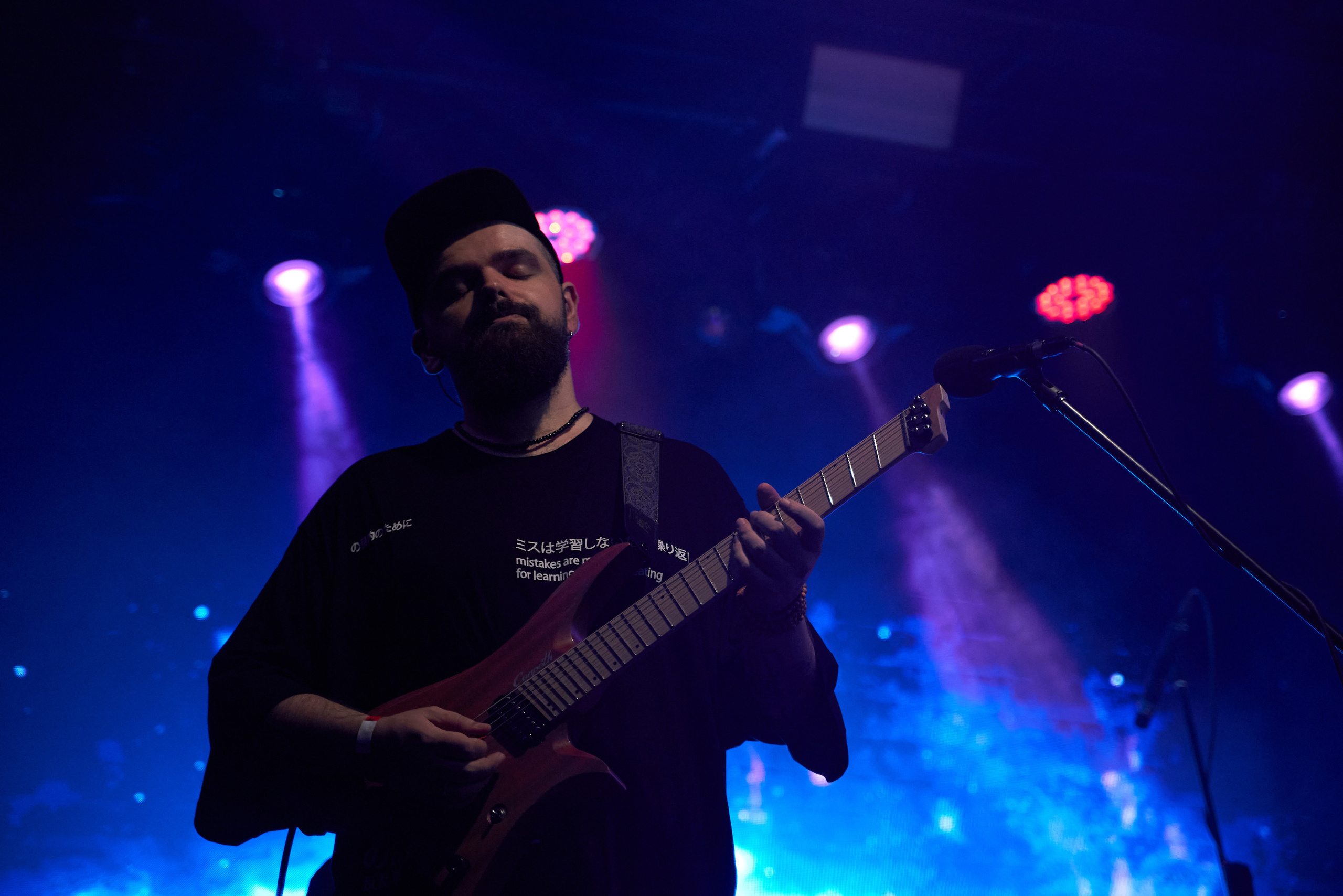 Концерт Mable's Broadway и Multiverse в клубе Pravda. Лена Монахова — портретный и концертный фотограф в Санкт-Петербурге