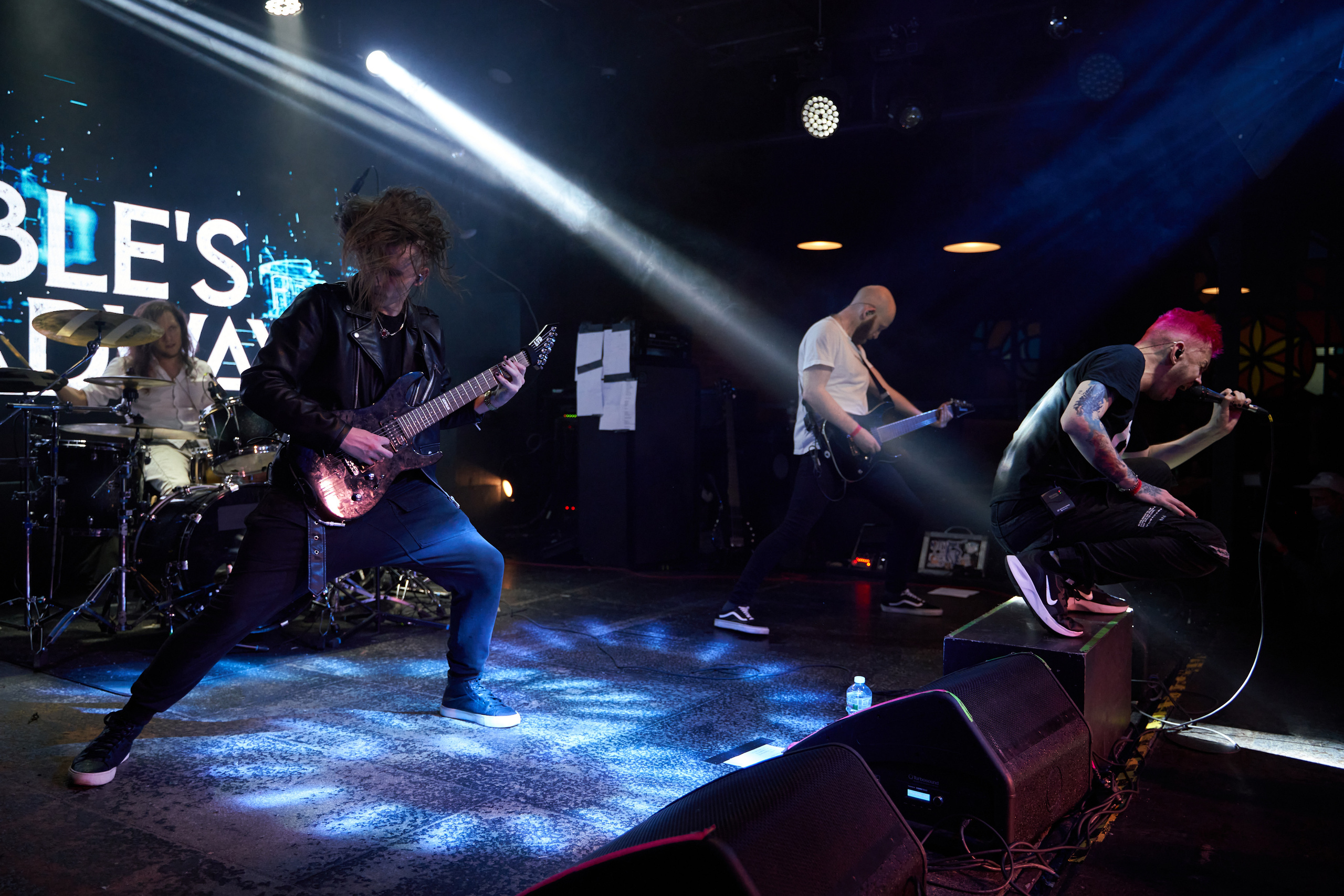 Концерт Mable's Broadway и Multiverse в клубе Pravda. Лена Монахова — портретный и концертный фотограф в Санкт-Петербурге