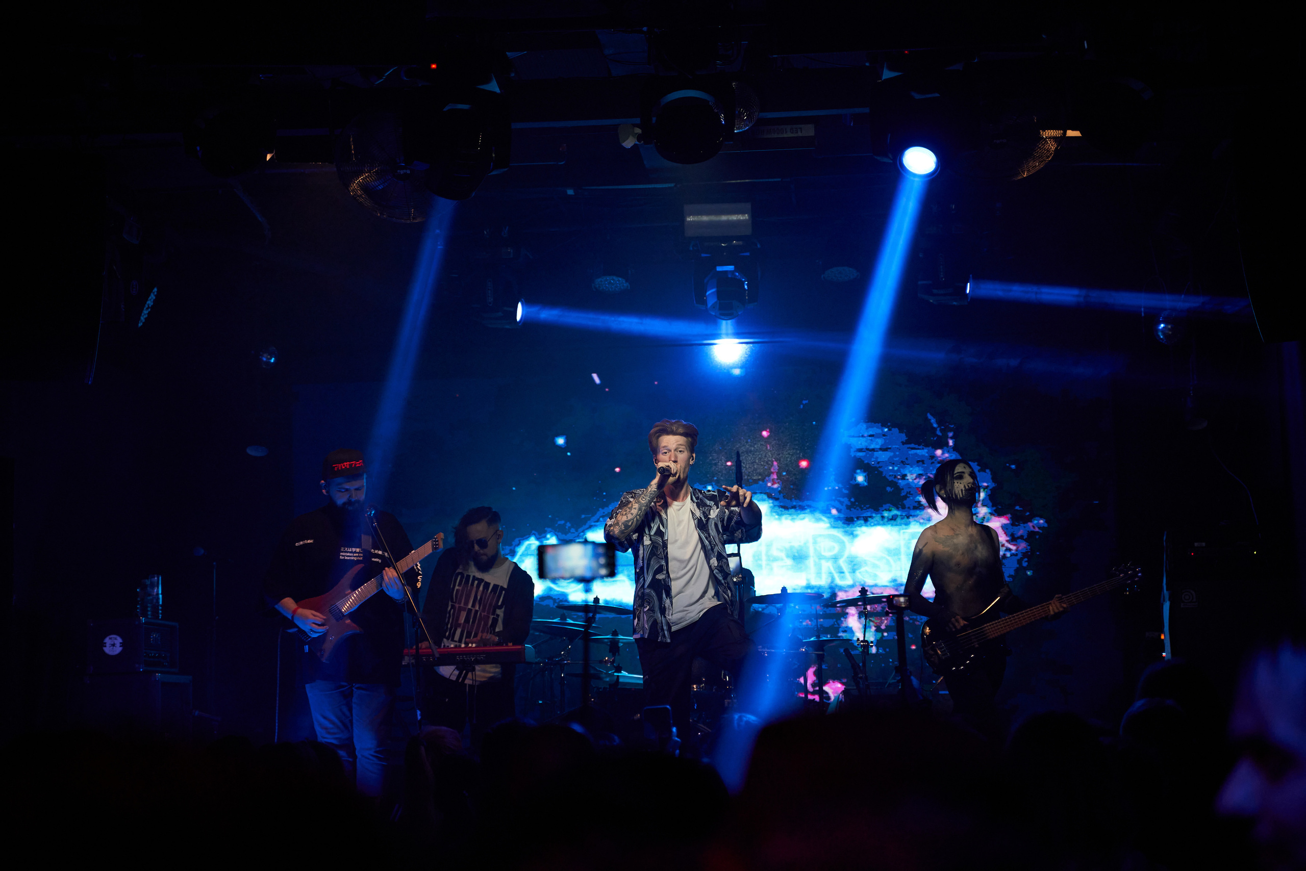 Концерт Mable's Broadway и Multiverse в клубе Pravda. Лена Монахова — портретный и концертный фотограф в Санкт-Петербурге