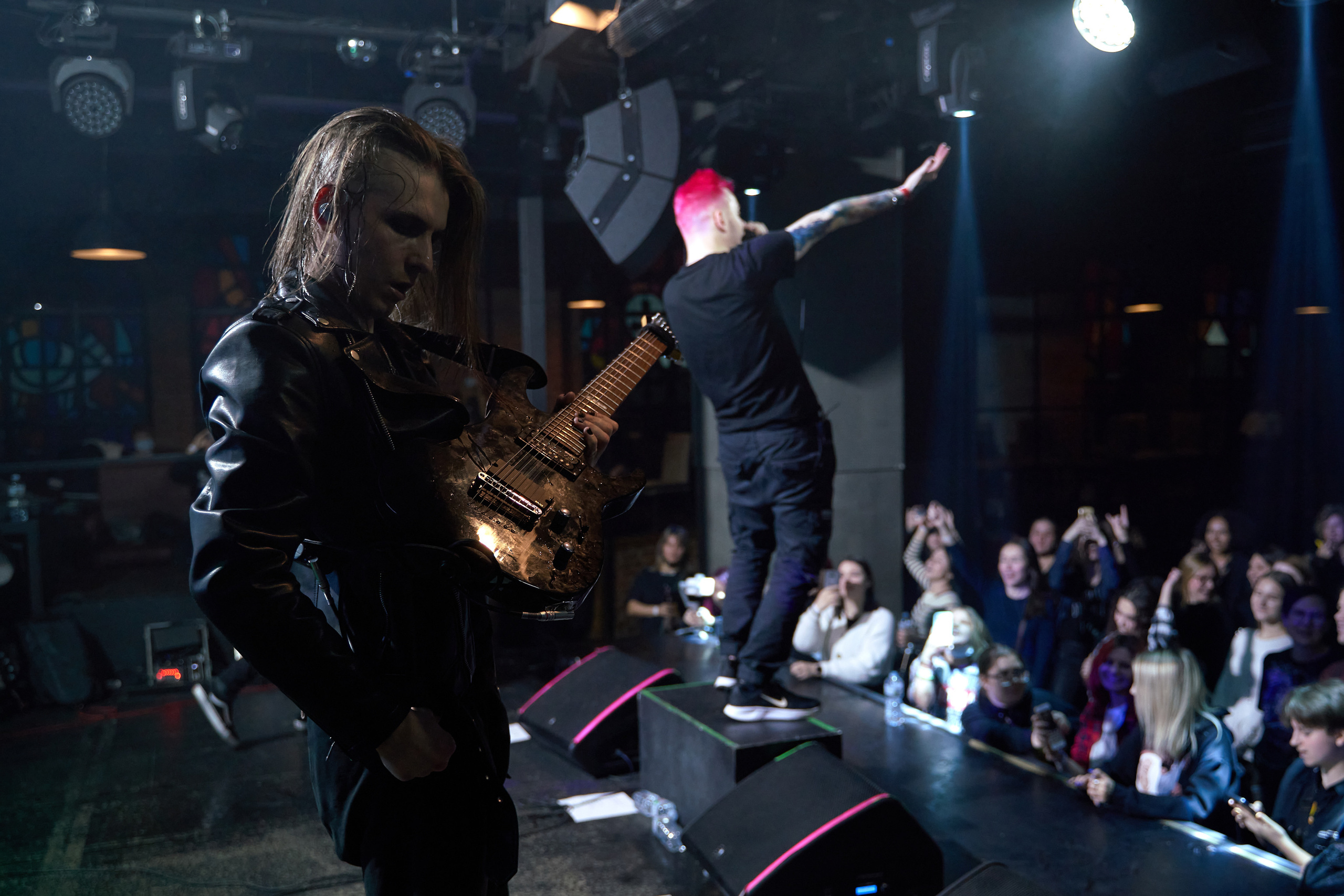 Концерт Mable's Broadway и Multiverse в клубе Pravda. Лена Монахова — портретный и концертный фотограф в Санкт-Петербурге