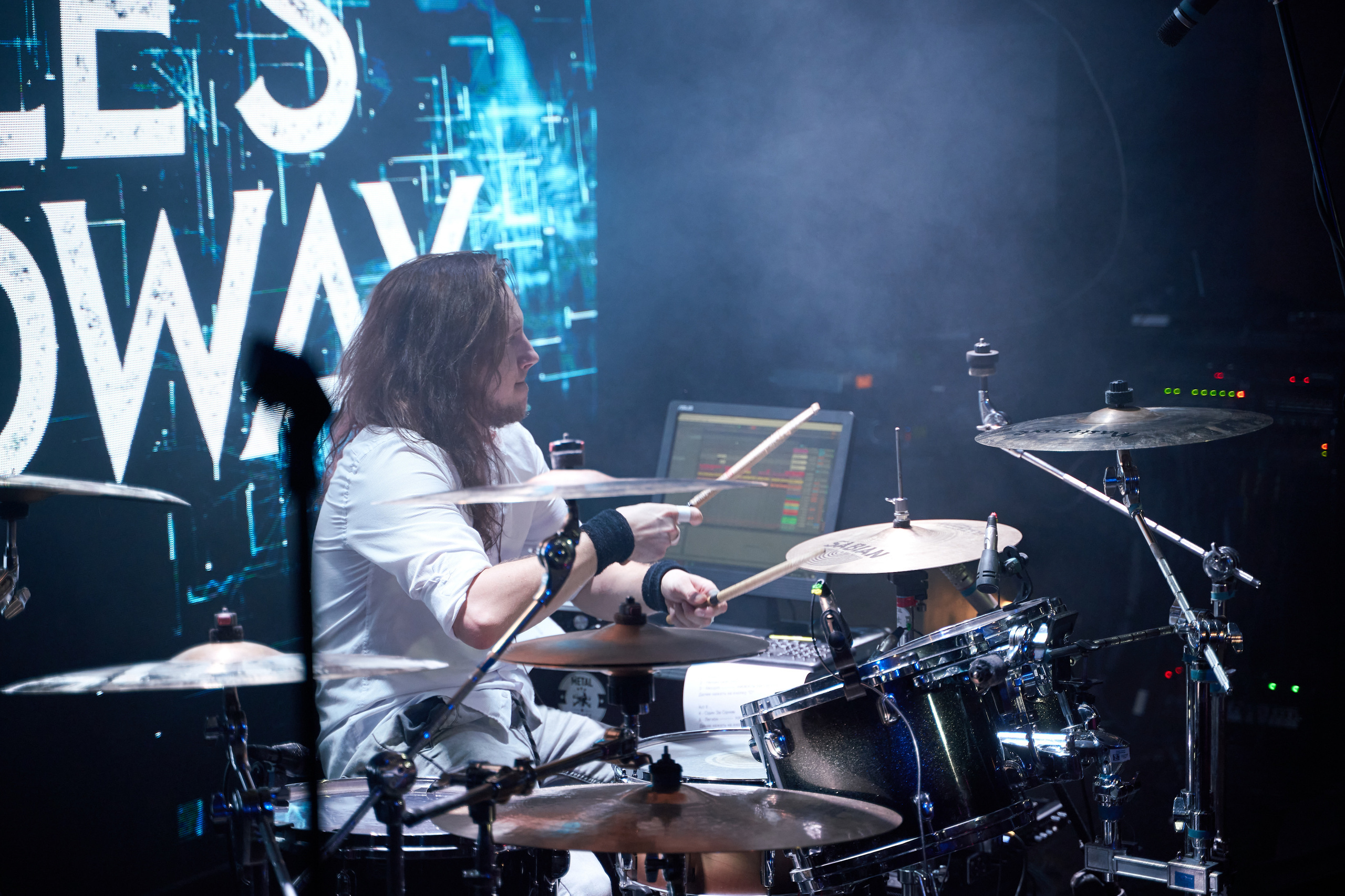 Концерт Mable's Broadway и Multiverse в клубе Pravda. Лена Монахова — портретный и концертный фотограф в Санкт-Петербурге