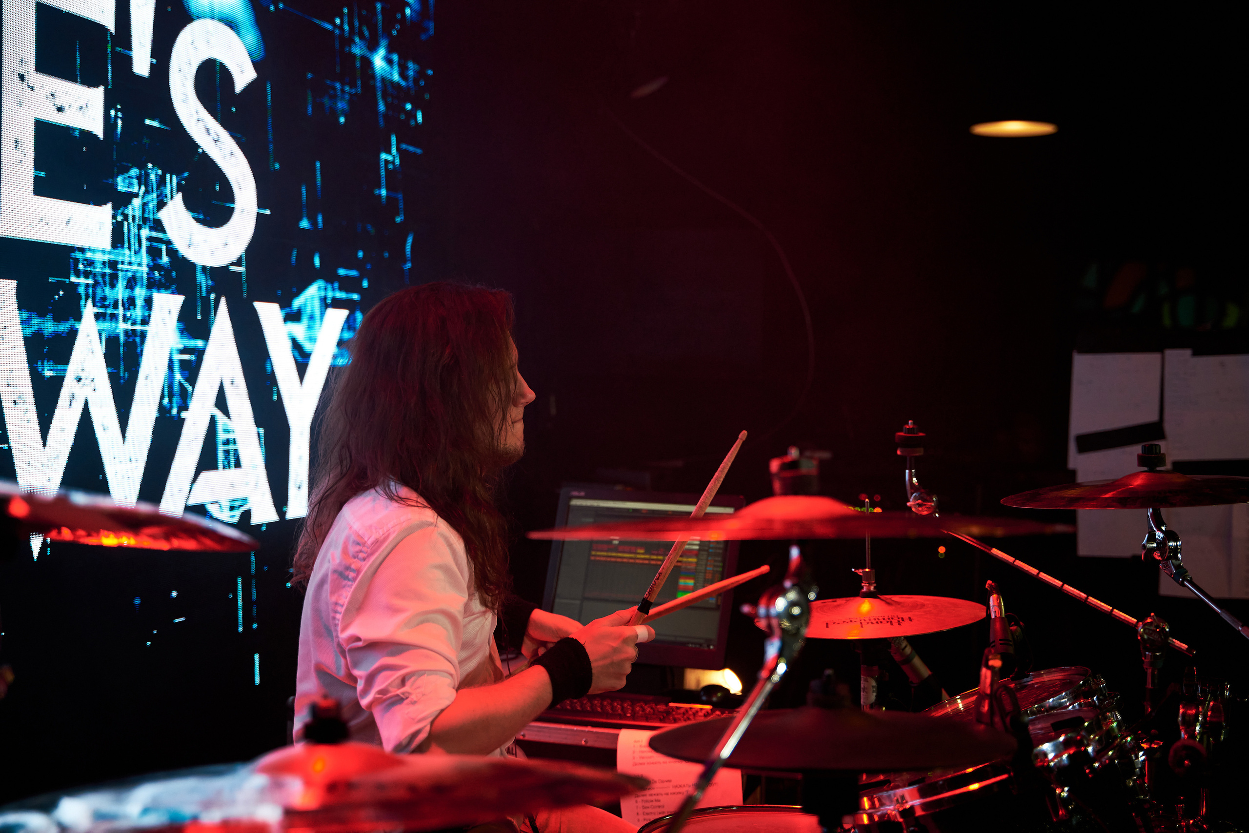 Концерт Mable's Broadway и Multiverse в клубе Pravda. Лена Монахова — портретный и концертный фотограф в Санкт-Петербурге