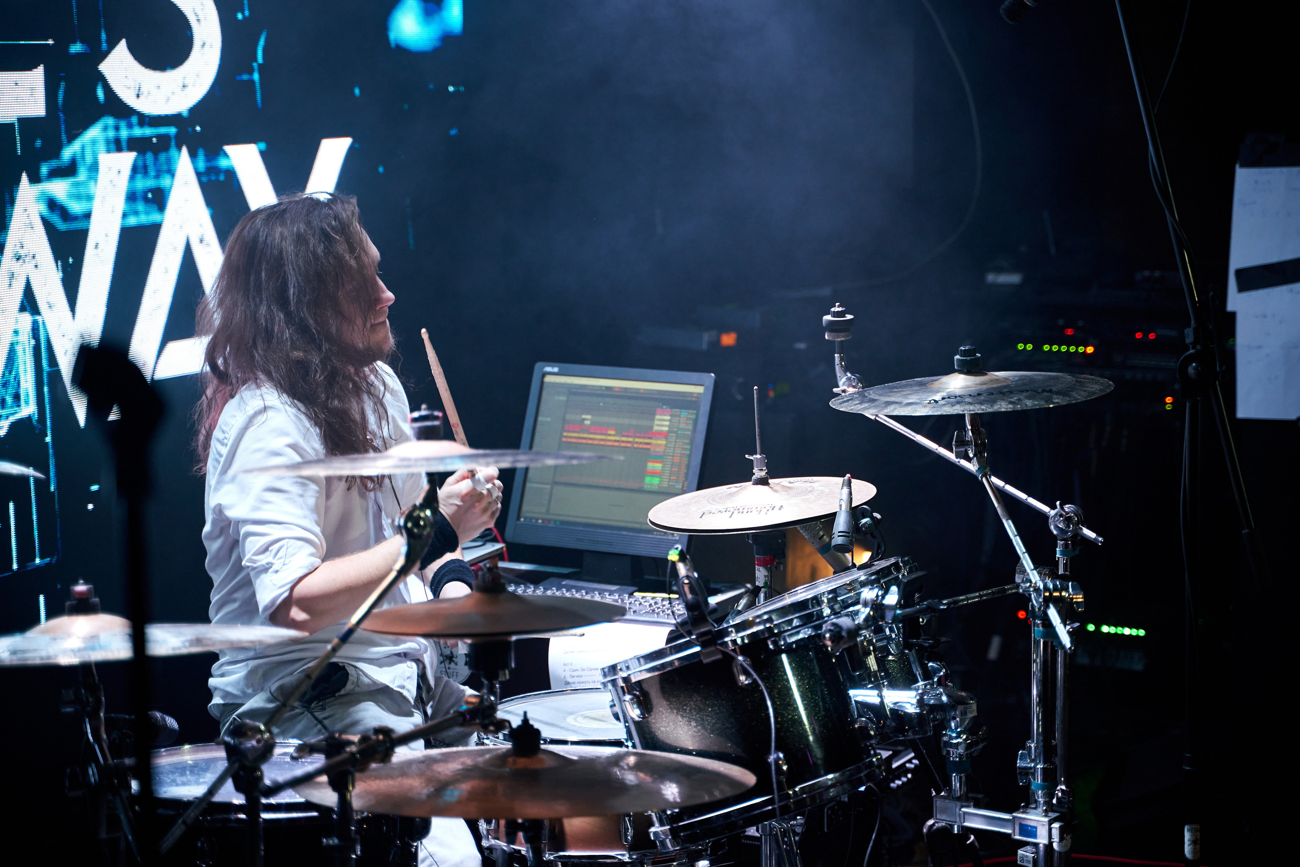 Концерт Mable's Broadway и Multiverse в клубе Pravda. Лена Монахова — портретный и концертный фотограф в Санкт-Петербурге