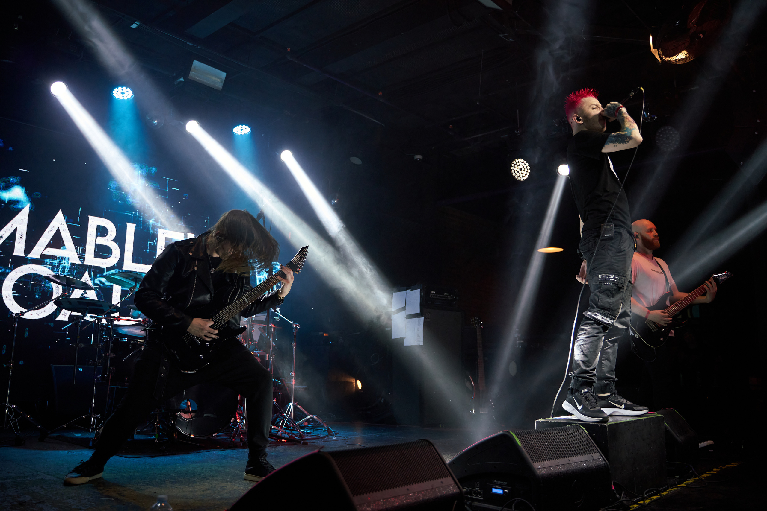 Концерт Mable's Broadway и Multiverse в клубе Pravda. Лена Монахова — портретный и концертный фотограф в Санкт-Петербурге