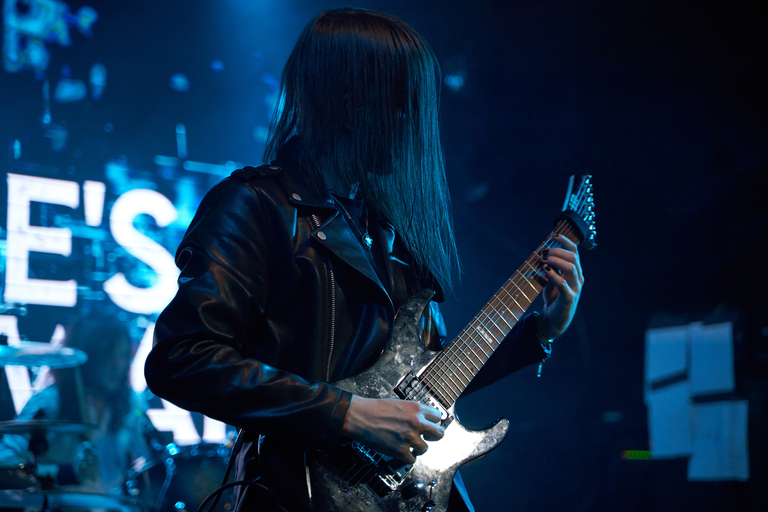 Концерт Mable's Broadway и Multiverse в клубе Pravda. Лена Монахова — портретный и концертный фотограф в Санкт-Петербурге