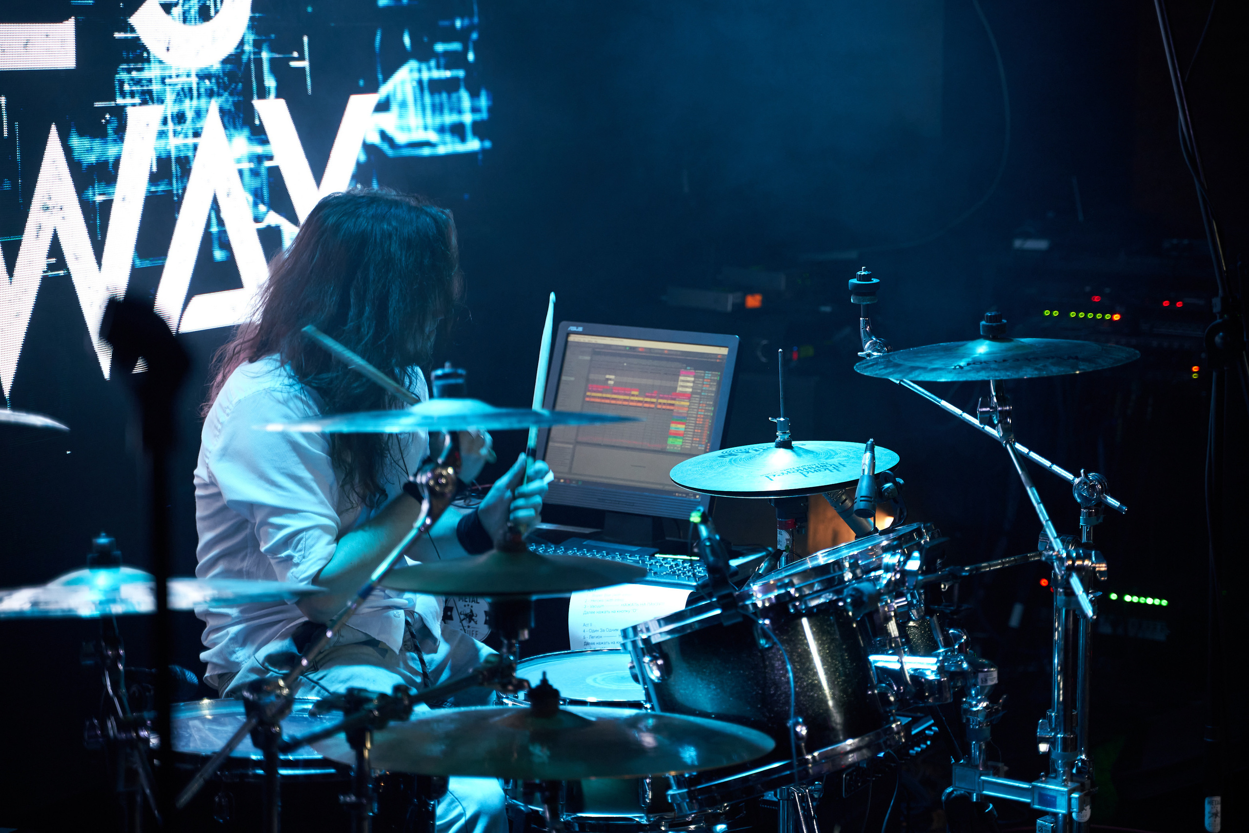 Концерт Mable's Broadway и Multiverse в клубе Pravda. Лена Монахова — портретный и концертный фотограф в Санкт-Петербурге