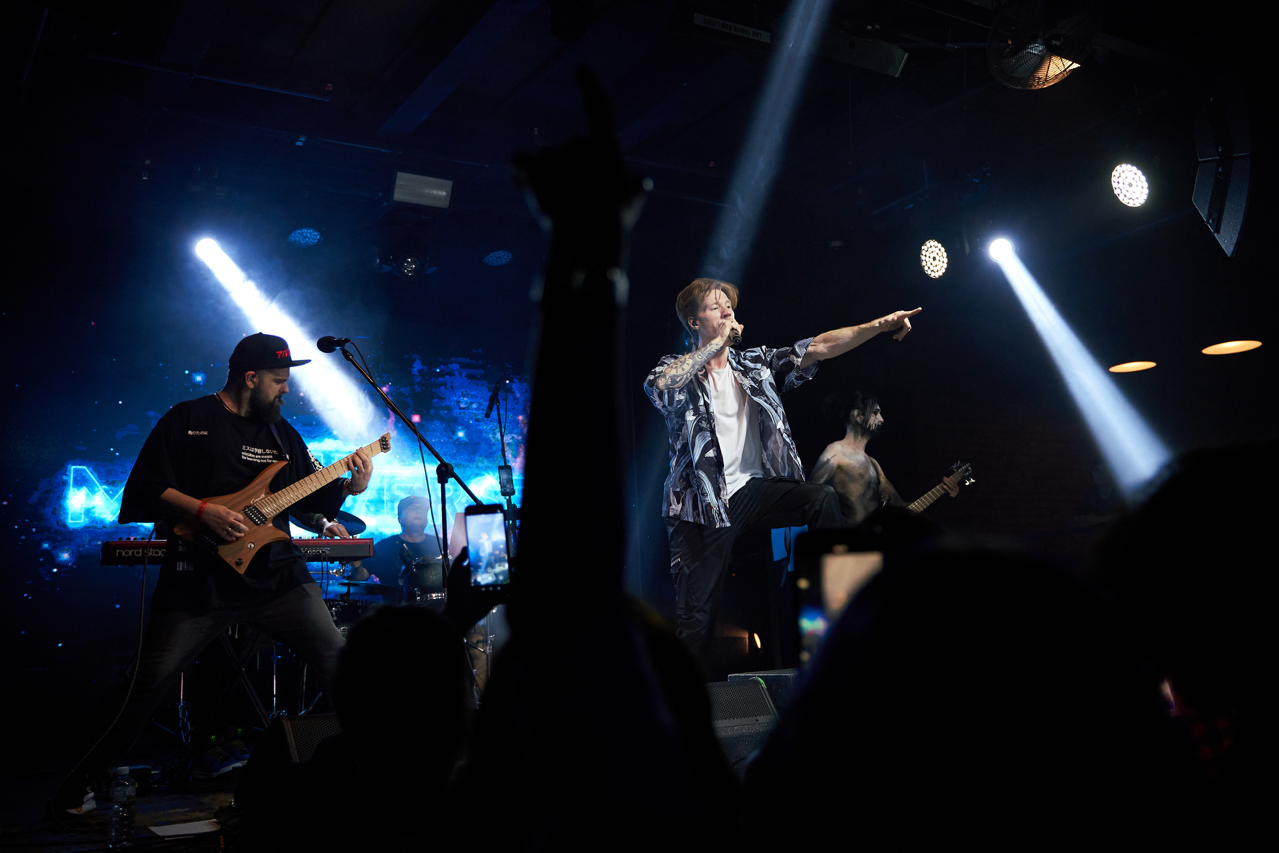 Концерт Mable's Broadway и Multiverse в клубе Pravda. Лена Монахова — портретный и концертный фотограф в Санкт-Петербурге