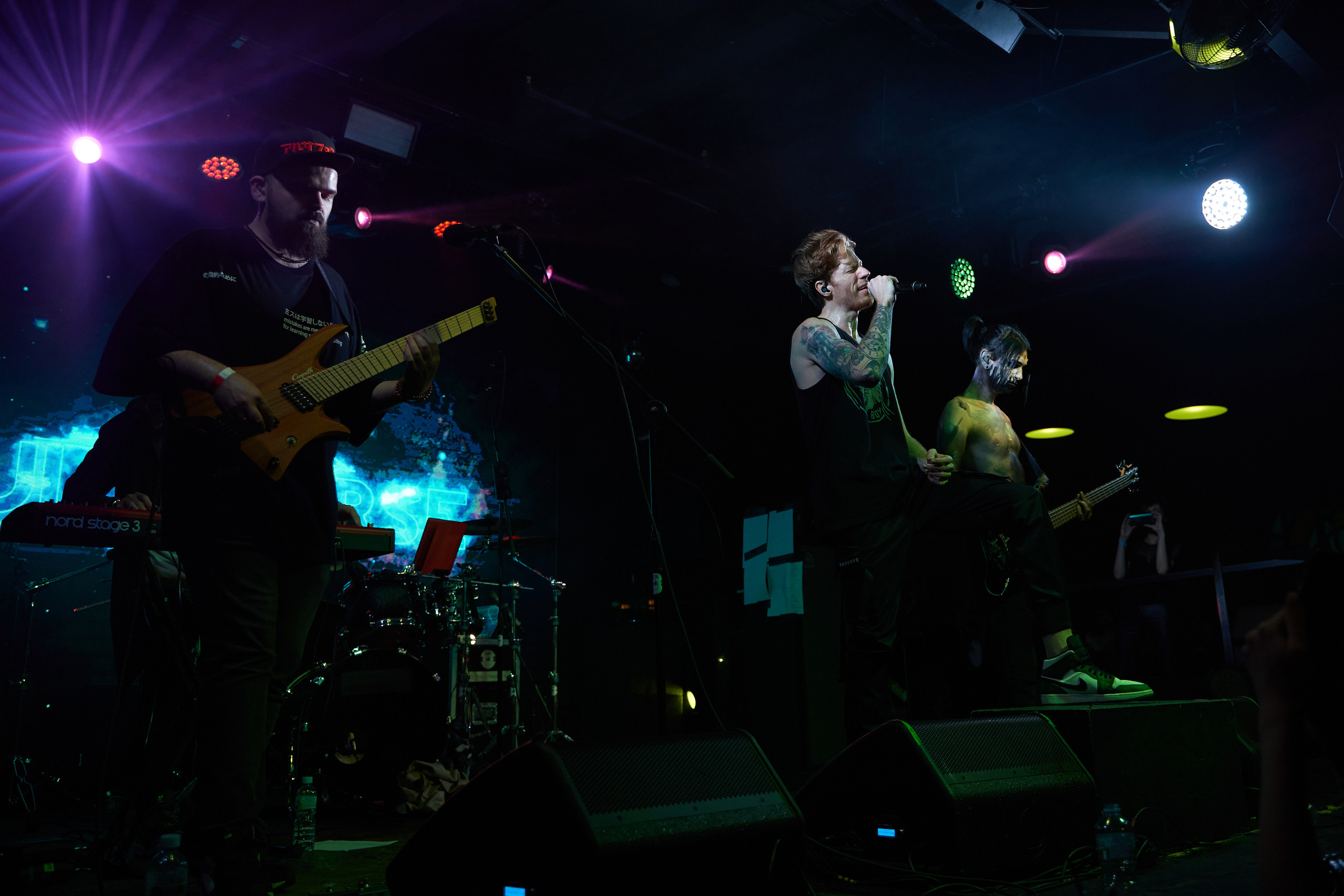 Концерт Mable's Broadway и Multiverse в клубе Pravda. Лена Монахова — портретный и концертный фотограф в Санкт-Петербурге