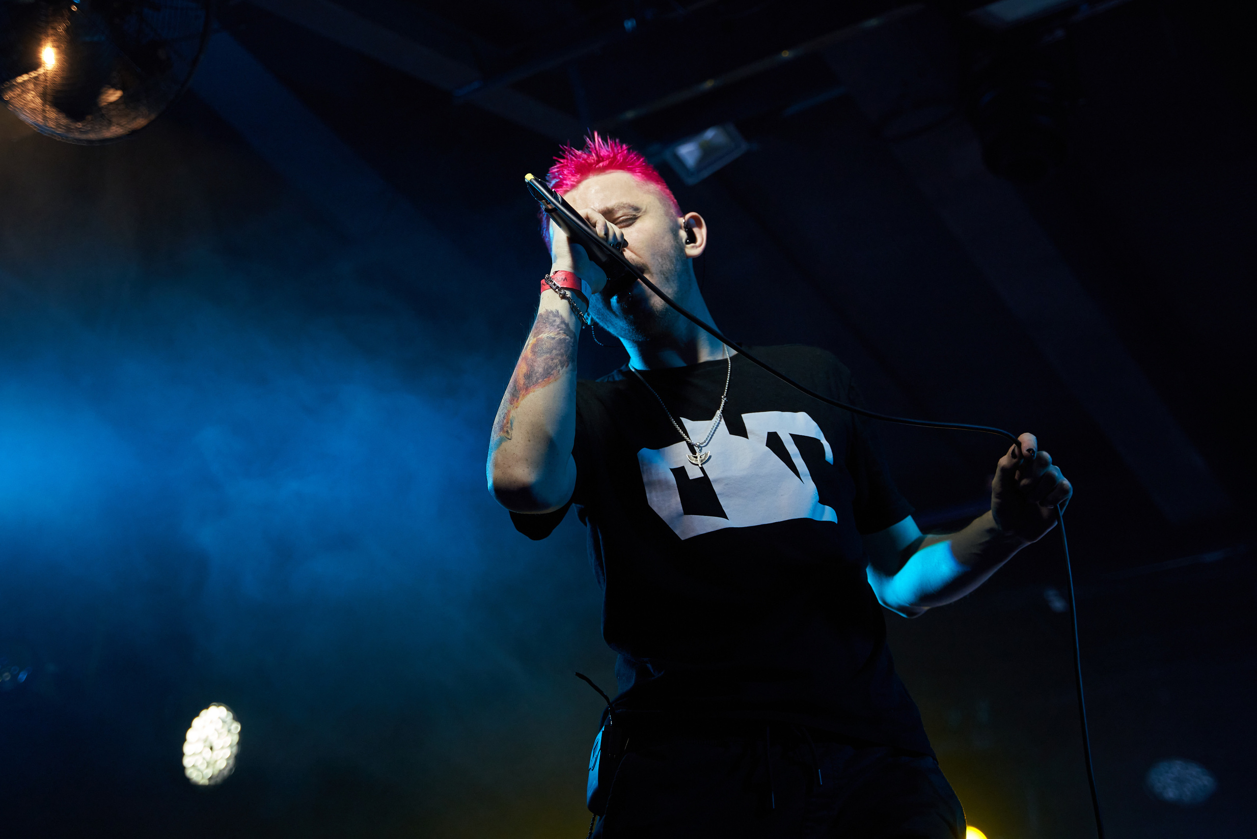 Концерт Mable's Broadway и Multiverse в клубе Pravda. Лена Монахова — портретный и концертный фотограф в Санкт-Петербурге