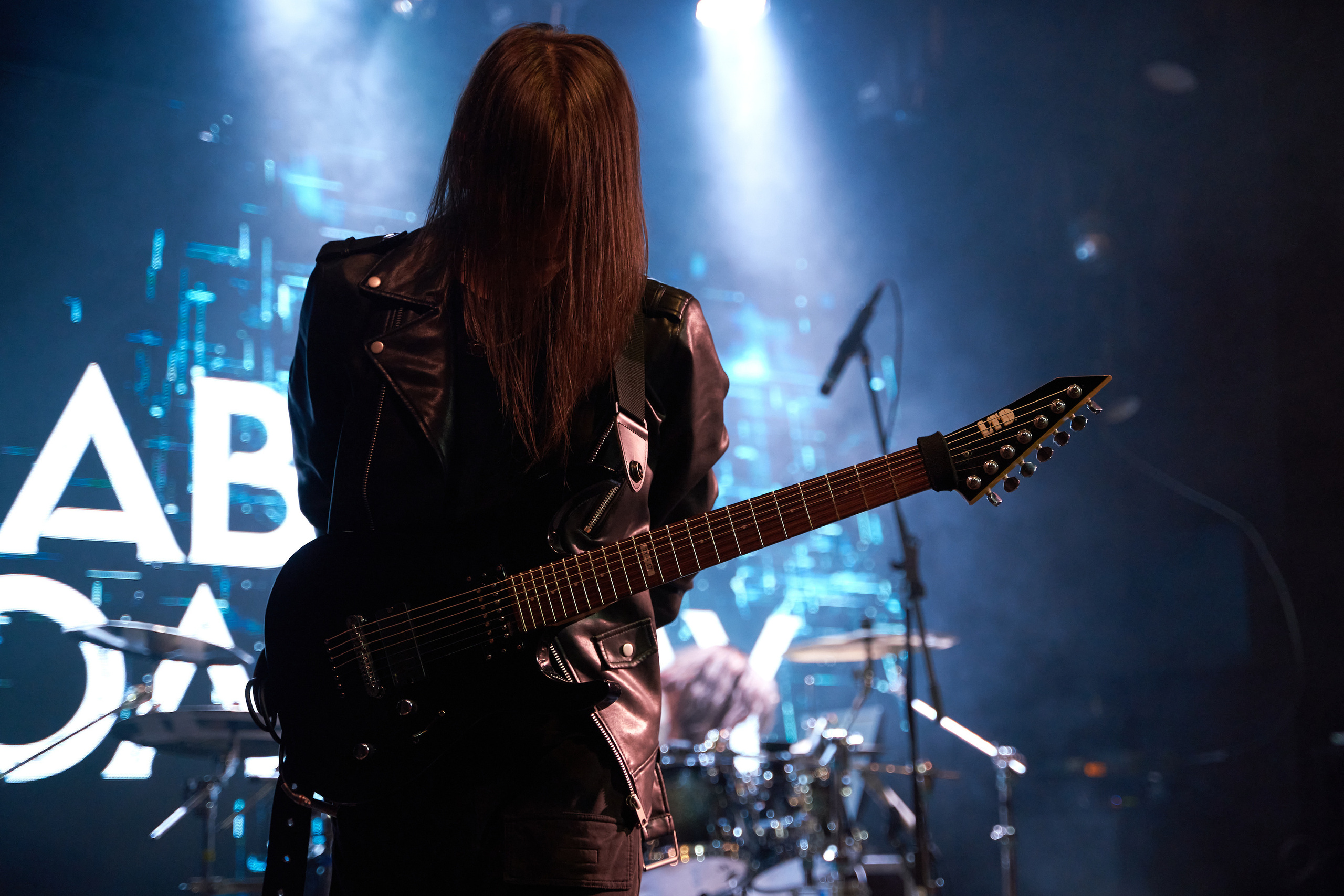 Концерт Mable's Broadway и Multiverse в клубе Pravda. Лена Монахова — портретный и концертный фотограф в Санкт-Петербурге