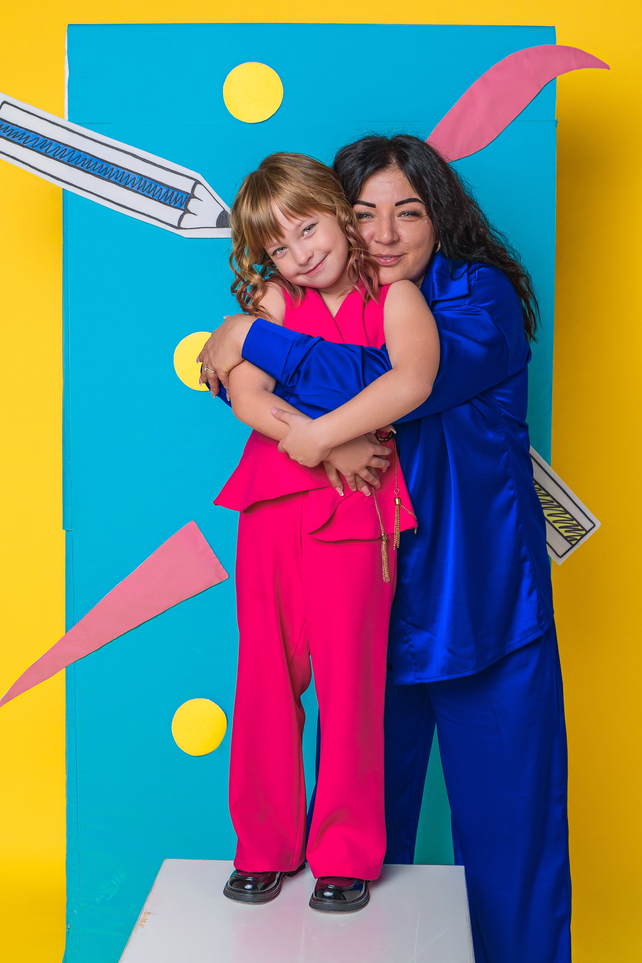 Креативная фотосессия учеников первого класса в Сочи для выпускного альбома