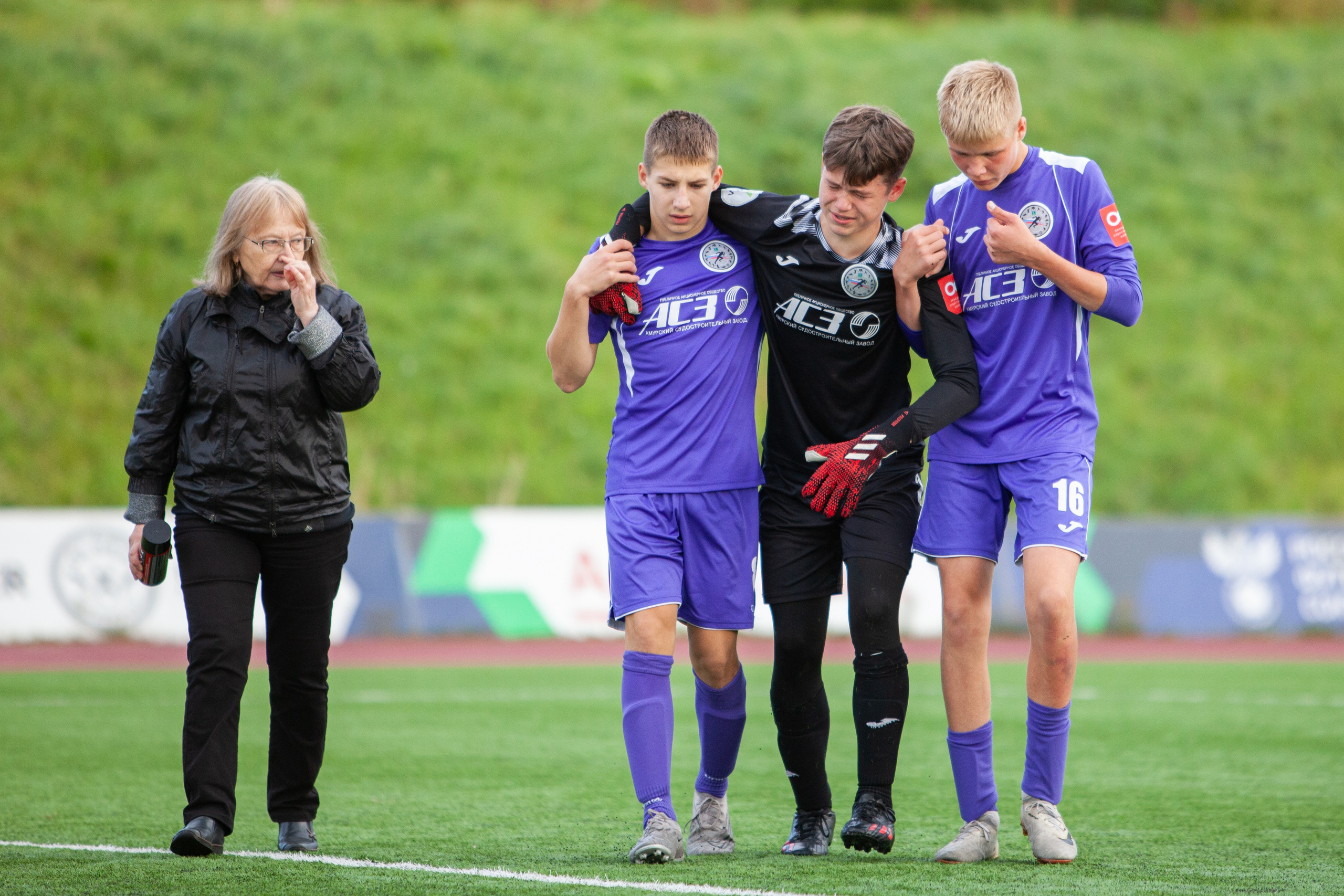Матч юношеской футбольной лиги между командами СШ «Сахалин» и «СШОР № 1» (Комсомольск-на-Амуре). Кутузов Евгений Фотограф в Южно-Сахалинске