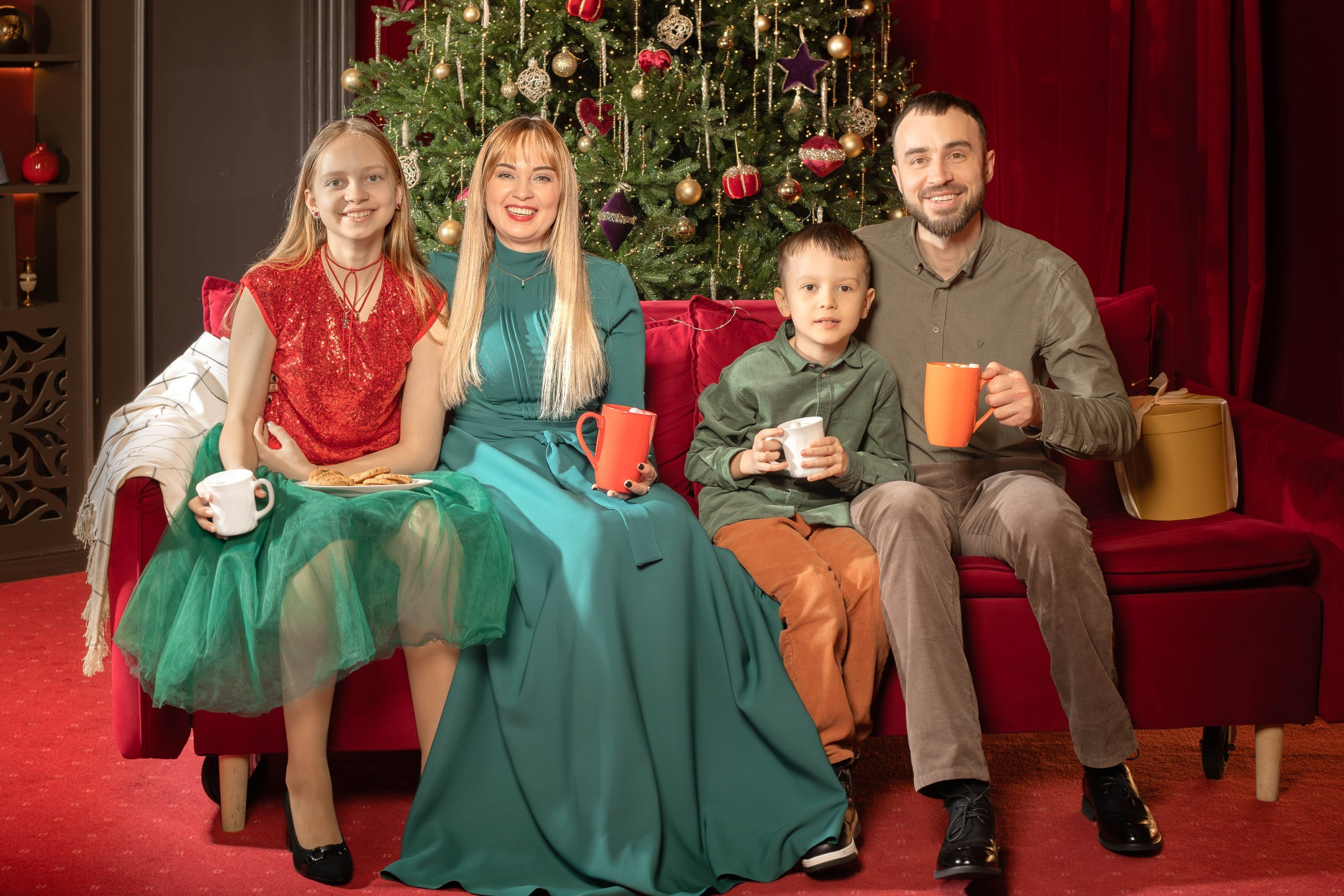 Новогодняя семейная фотосессия для Жанны и её семьи. Семейный и свадебный фотограф в Москве и Домодедово Анна Авилочкина
