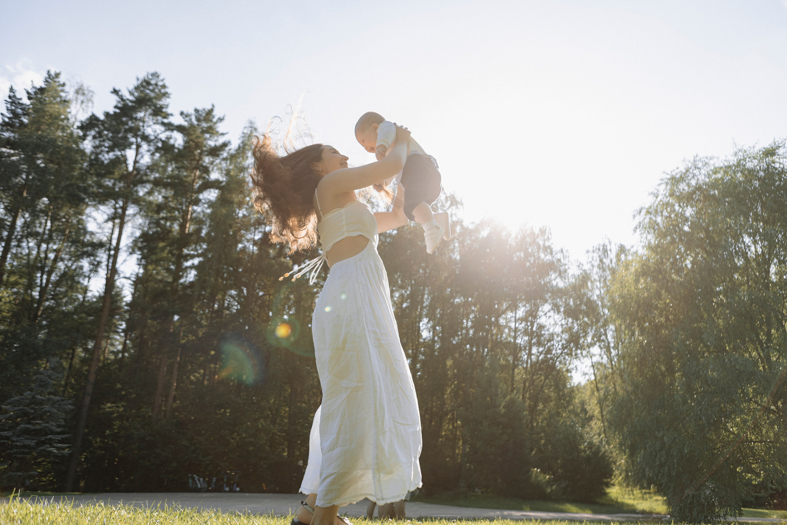 Яркая фотосессия на пикнике в парке, профессиональный семейный фотограф Москва