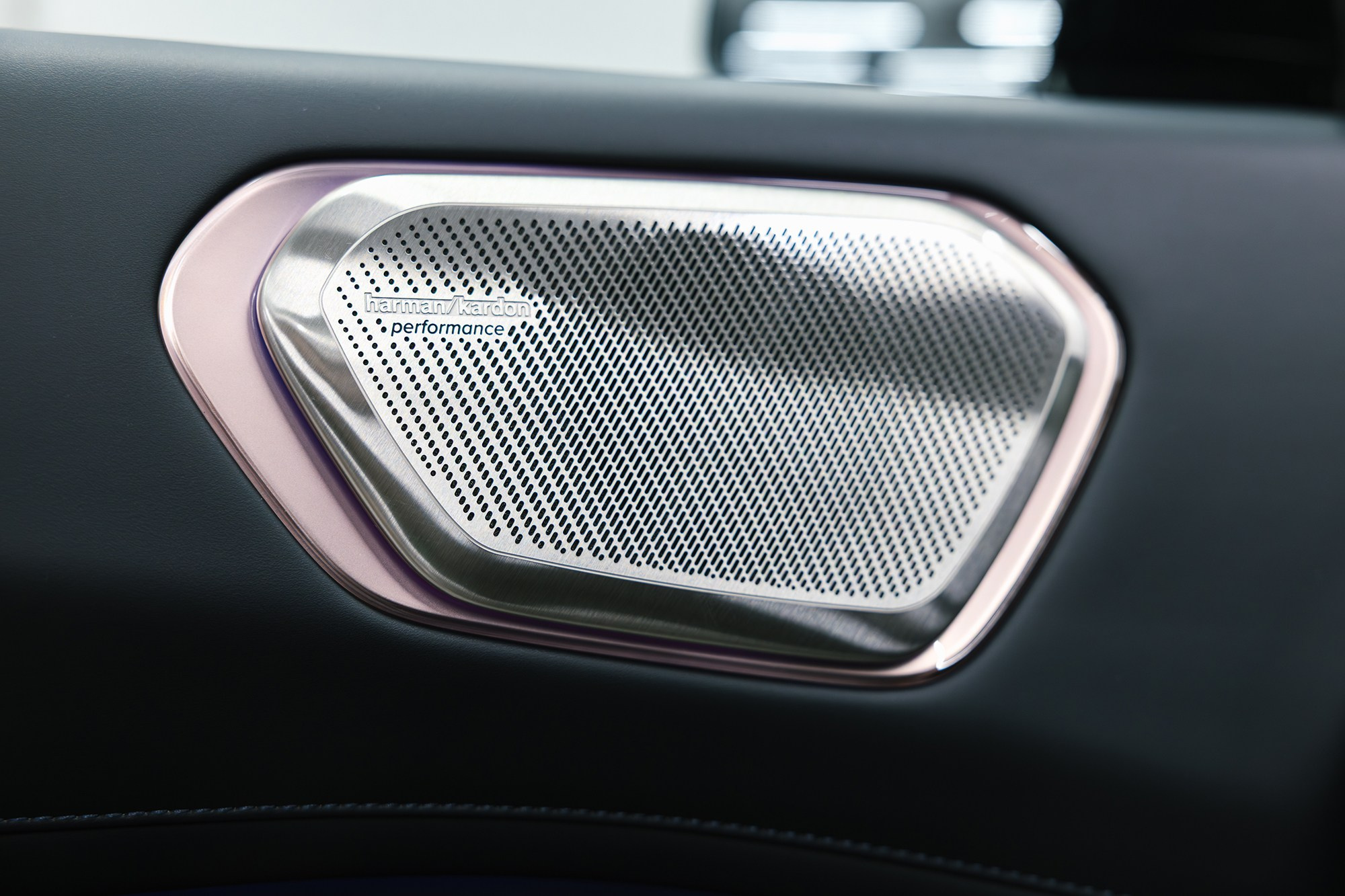 Lynk & Co 900 Ultra 2,0hyb 4WD AT (734 л. с.). Автосалон «Х-Авто»