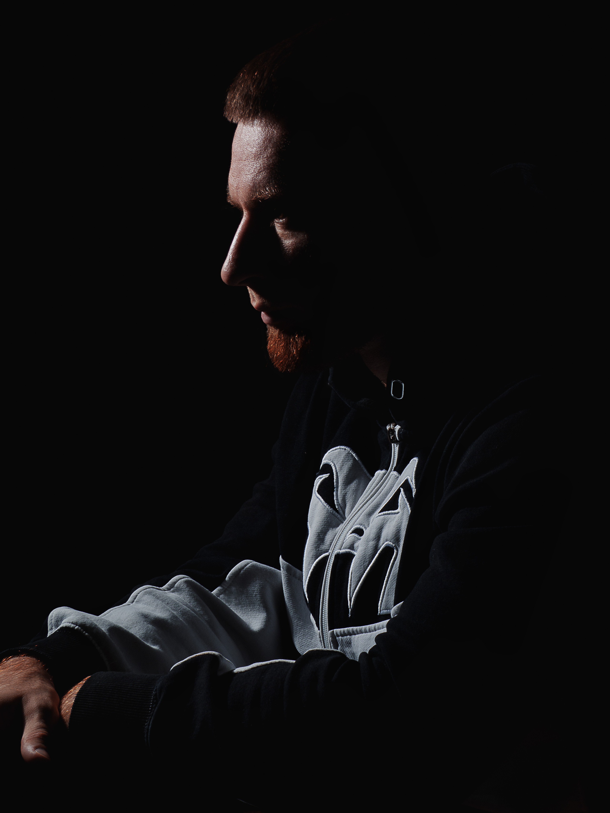 ИВАН. Меня зовут ОЛЬГА. Я ПЕРСОНАЛЬНЫЙ ФОТОГРАФ, МОСКВА