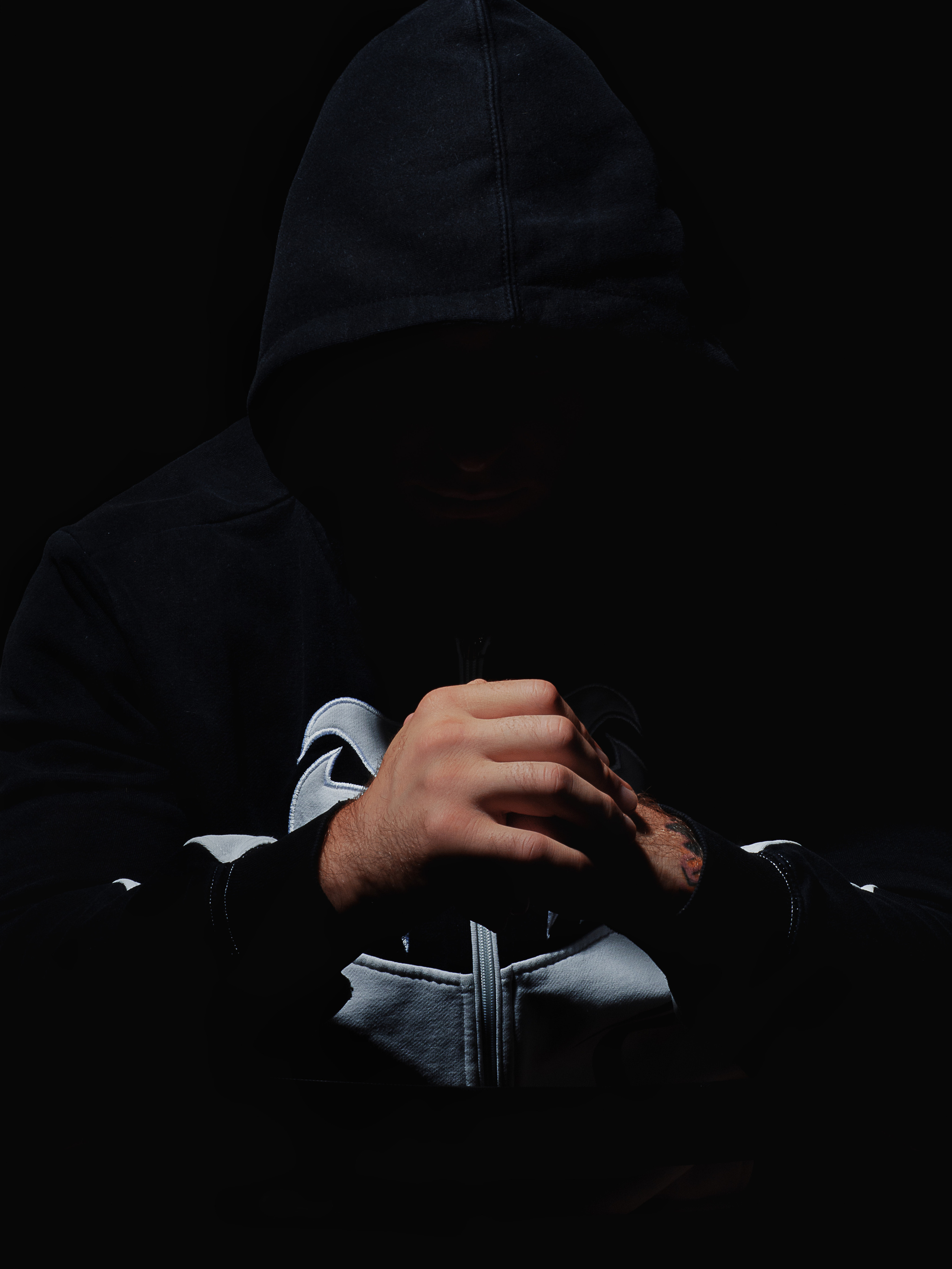 ИВАН. Меня зовут ОЛЬГА. Я ПЕРСОНАЛЬНЫЙ ФОТОГРАФ, МОСКВА