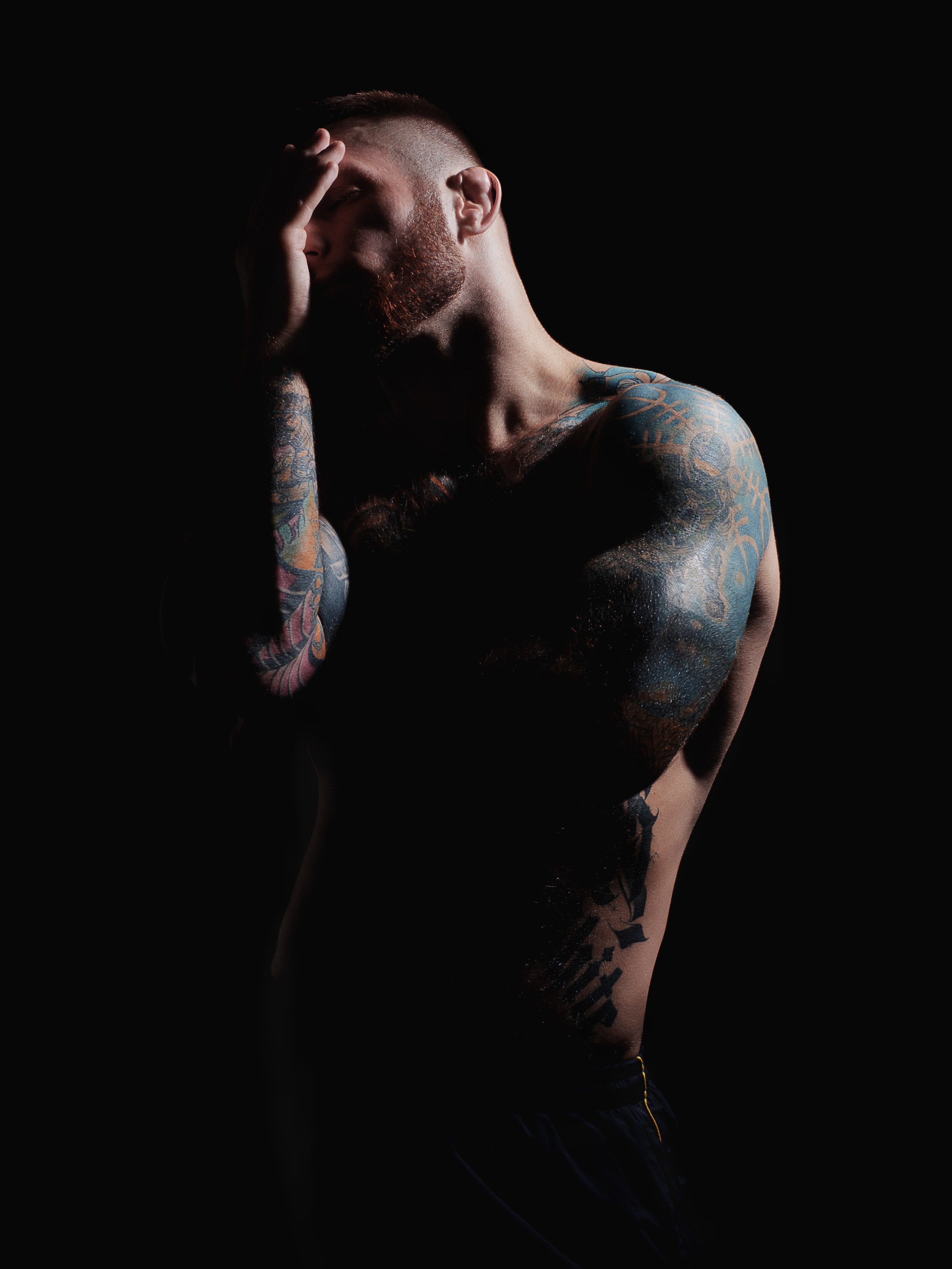 ИВАН. Меня зовут ОЛЬГА. Я ПЕРСОНАЛЬНЫЙ ФОТОГРАФ, МОСКВА