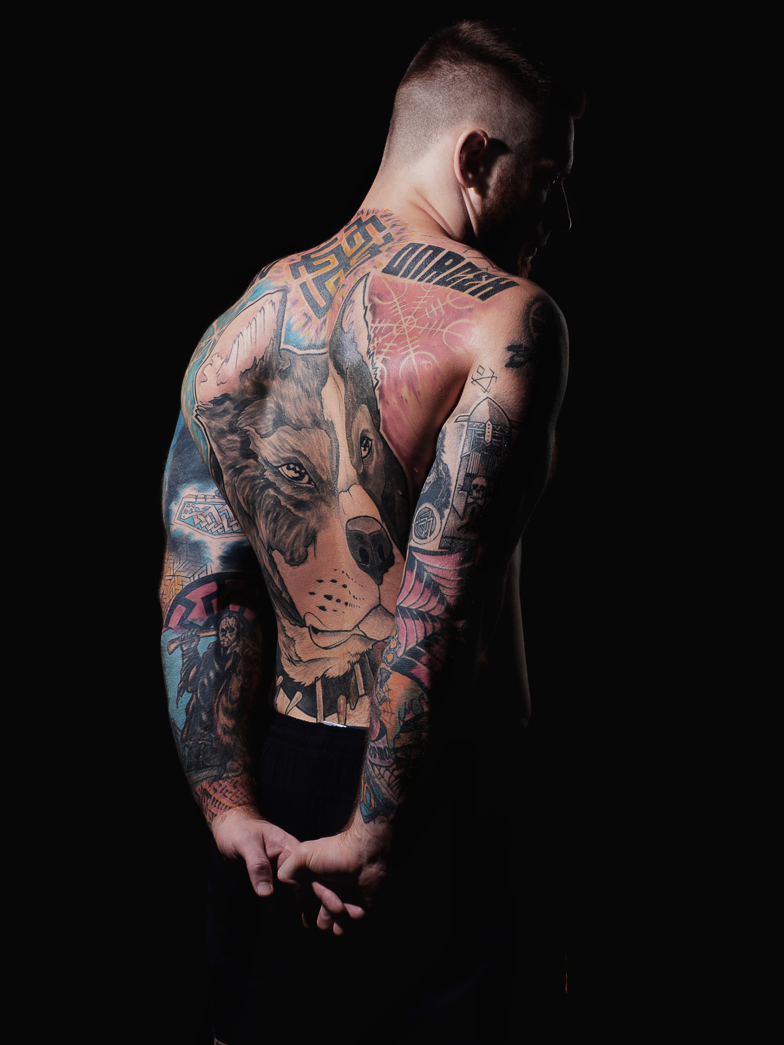 ИВАН. Меня зовут ОЛЬГА. Я ПЕРСОНАЛЬНЫЙ ФОТОГРАФ, МОСКВА