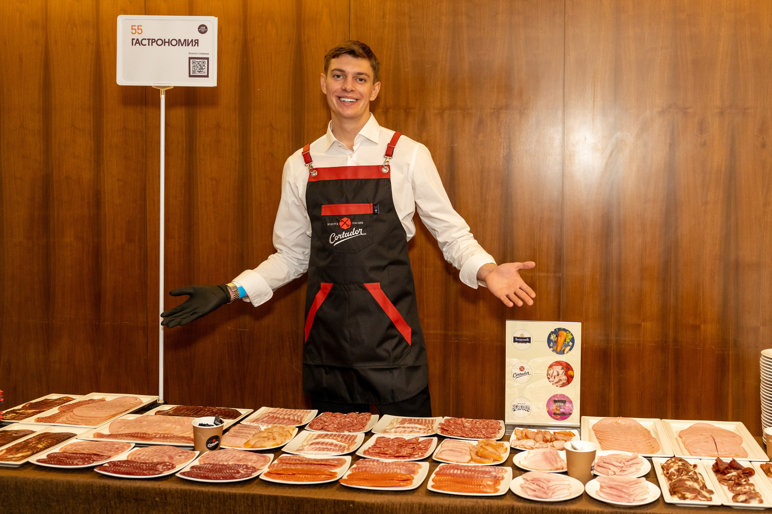 Репортажная фото- и видеосъемка Винного салона «Ароматный мир» в СПб