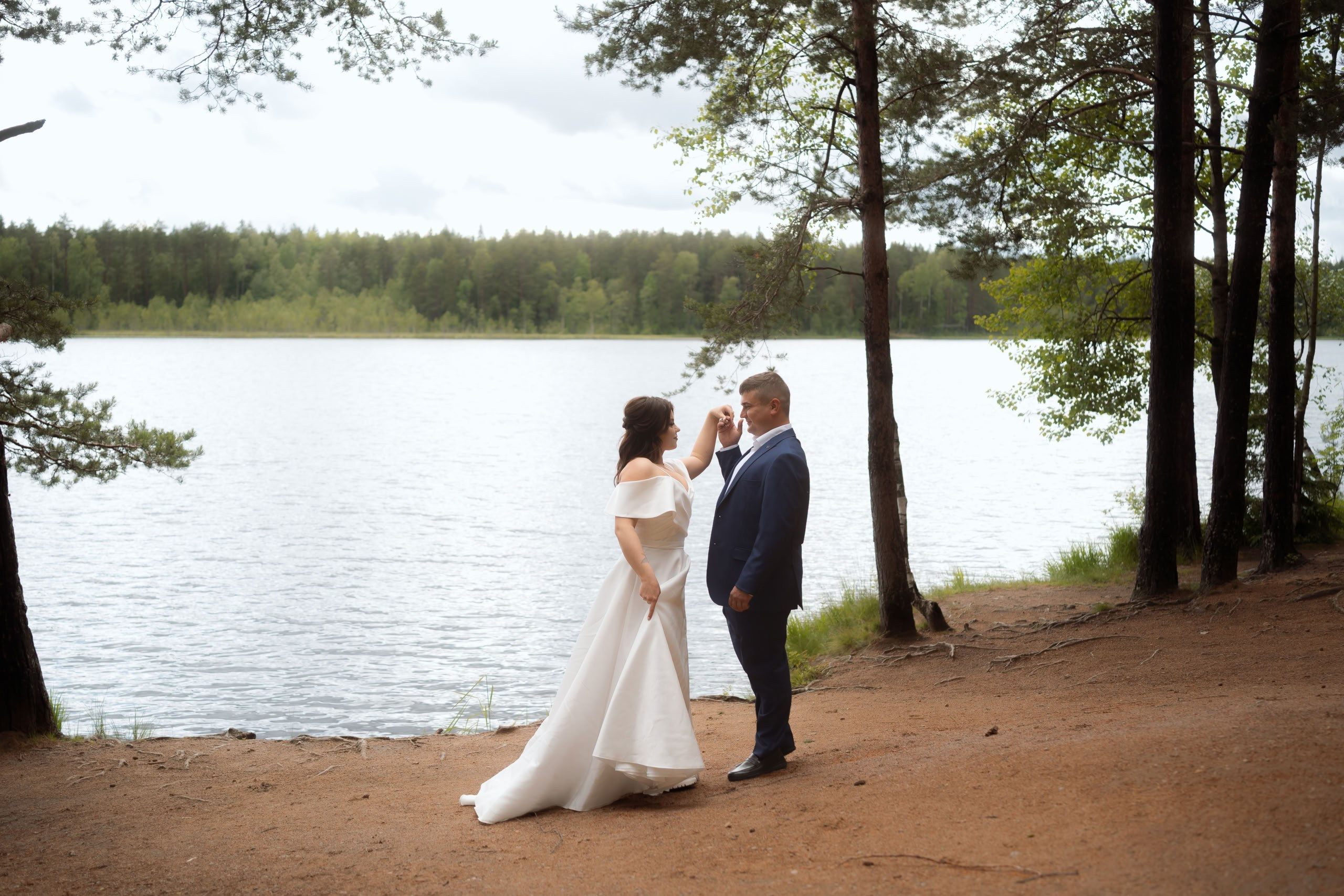 Мария и Михаил — прогулка у озера и церемония. Свадебный фотограф Дмитрий Родионов — Санкт-Петербург и Ленинградская область