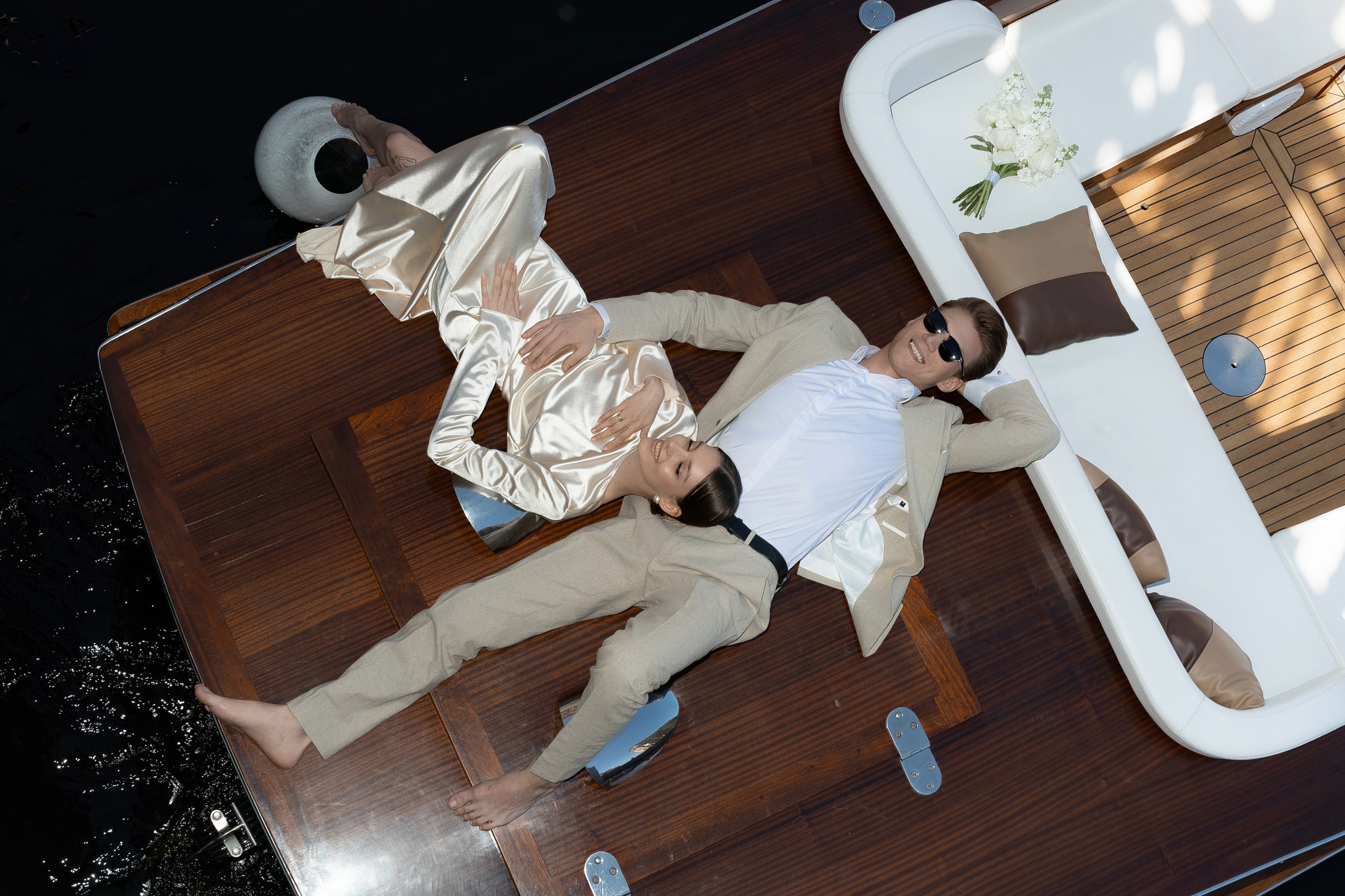 Прогулка по рекам и каналам Петербурга — свадебная фотосессия на катере. Свадебный фотограф Дмитрий Родионов — Санкт-Петербург и Ленинградская область