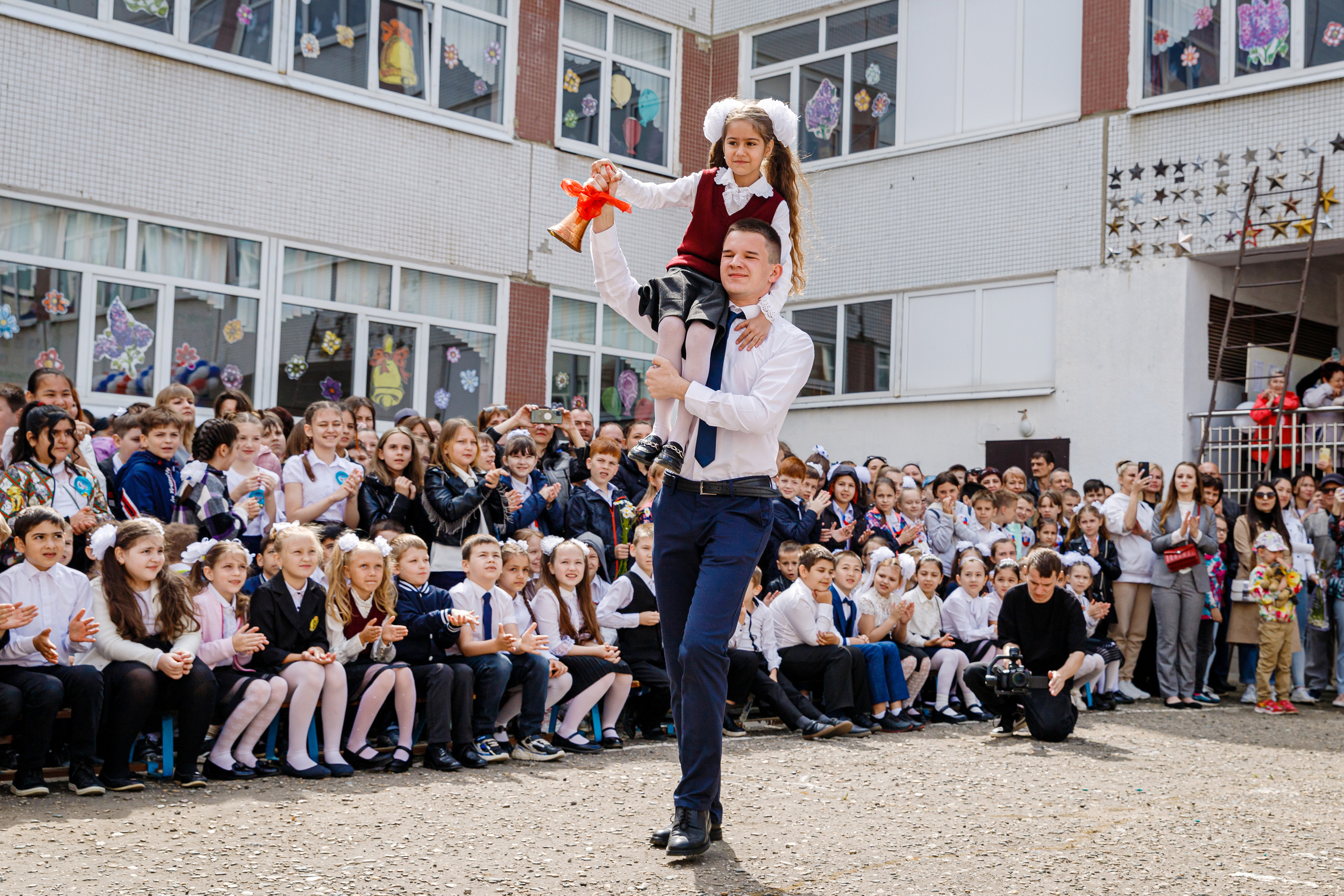 «Последний звонок» (СОШ № 37, г. Краснодар). Марина Ушакова. Фотограф. Выпускные альбомы. г. Краснодар