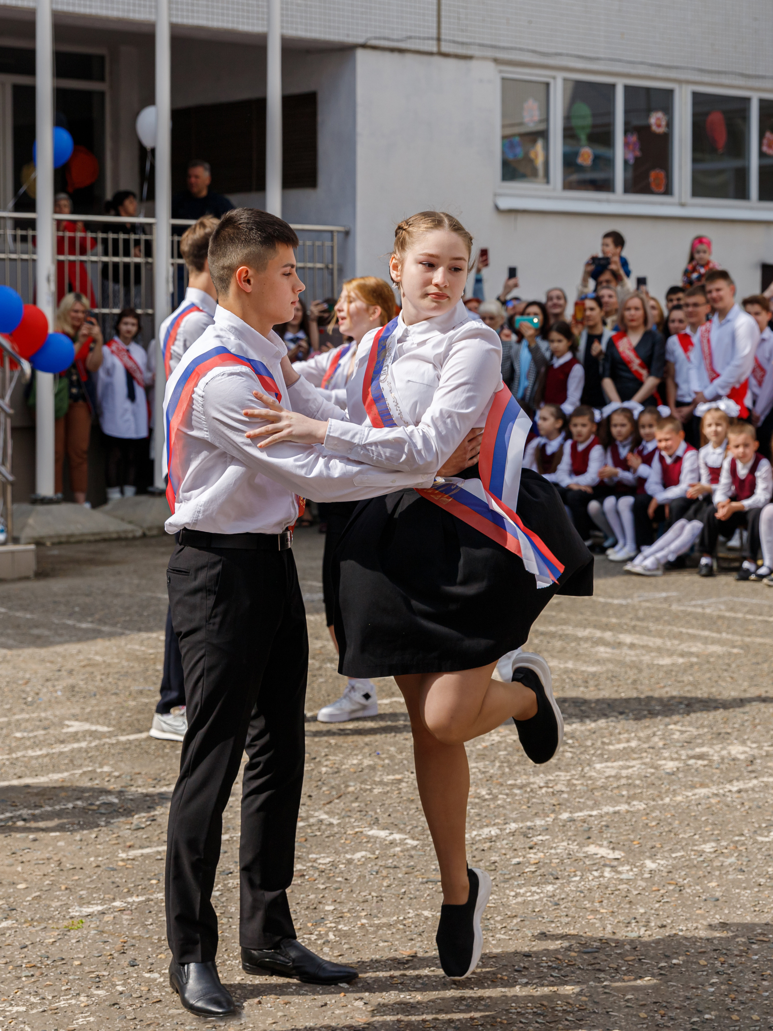 «Последний звонок» (СОШ № 37, г. Краснодар). Марина Ушакова. Фотограф. Выпускные альбомы. г. Краснодар