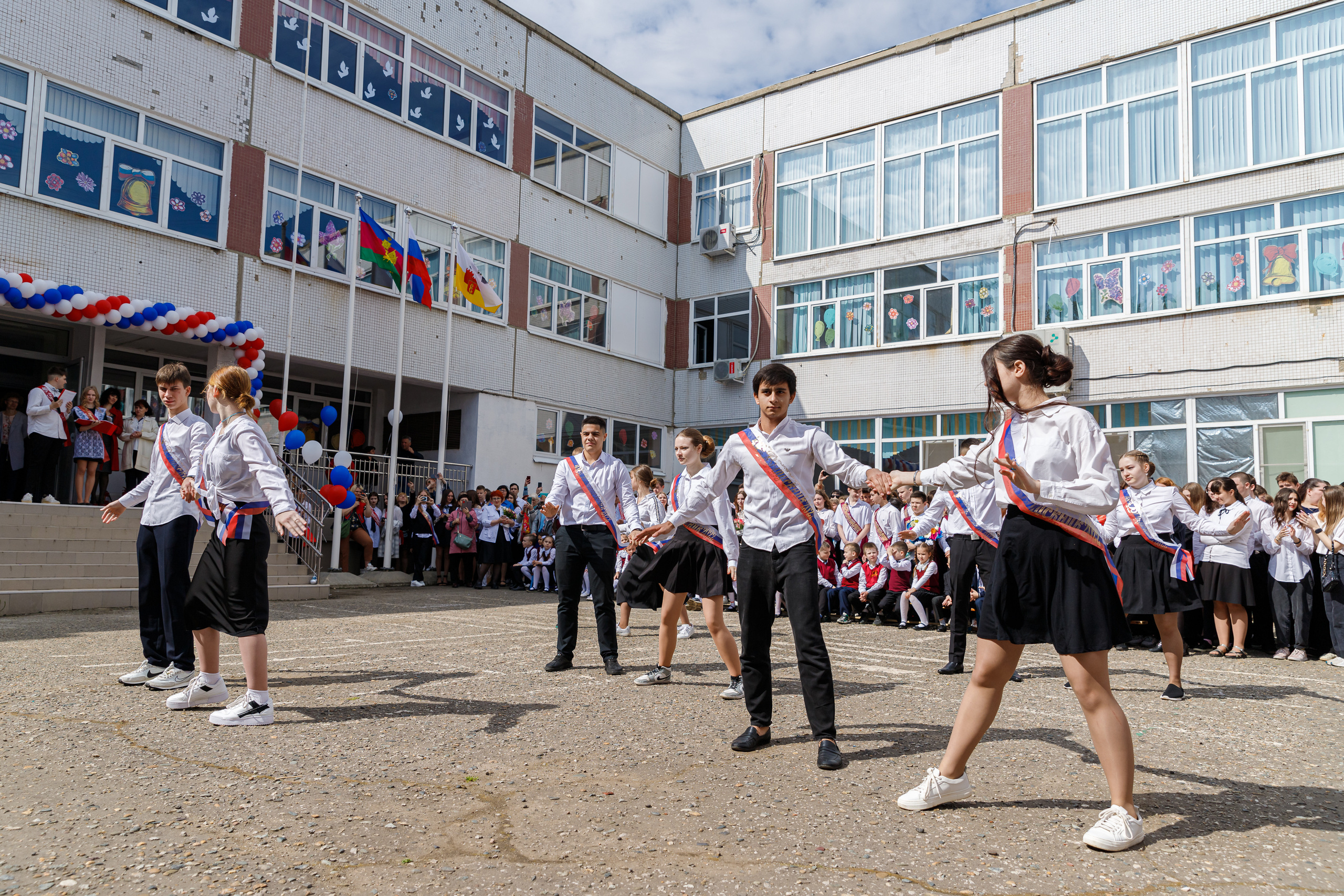 «Последний звонок» (СОШ № 37, г. Краснодар). Марина Ушакова. Фотограф. Выпускные альбомы. г. Краснодар