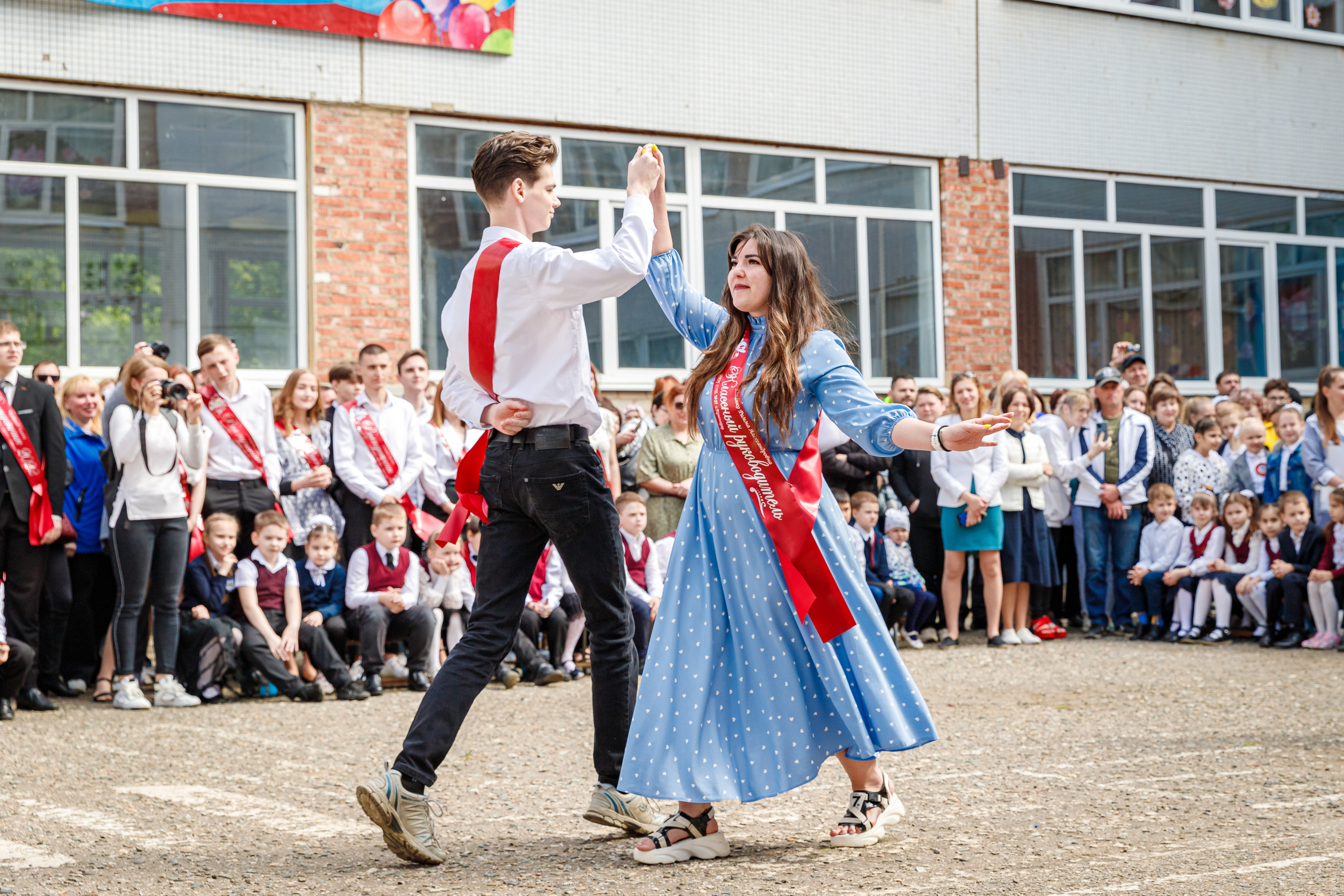 «Последний звонок» (СОШ № 37, г. Краснодар). Марина Ушакова. Фотограф. Выпускные альбомы. г. Краснодар