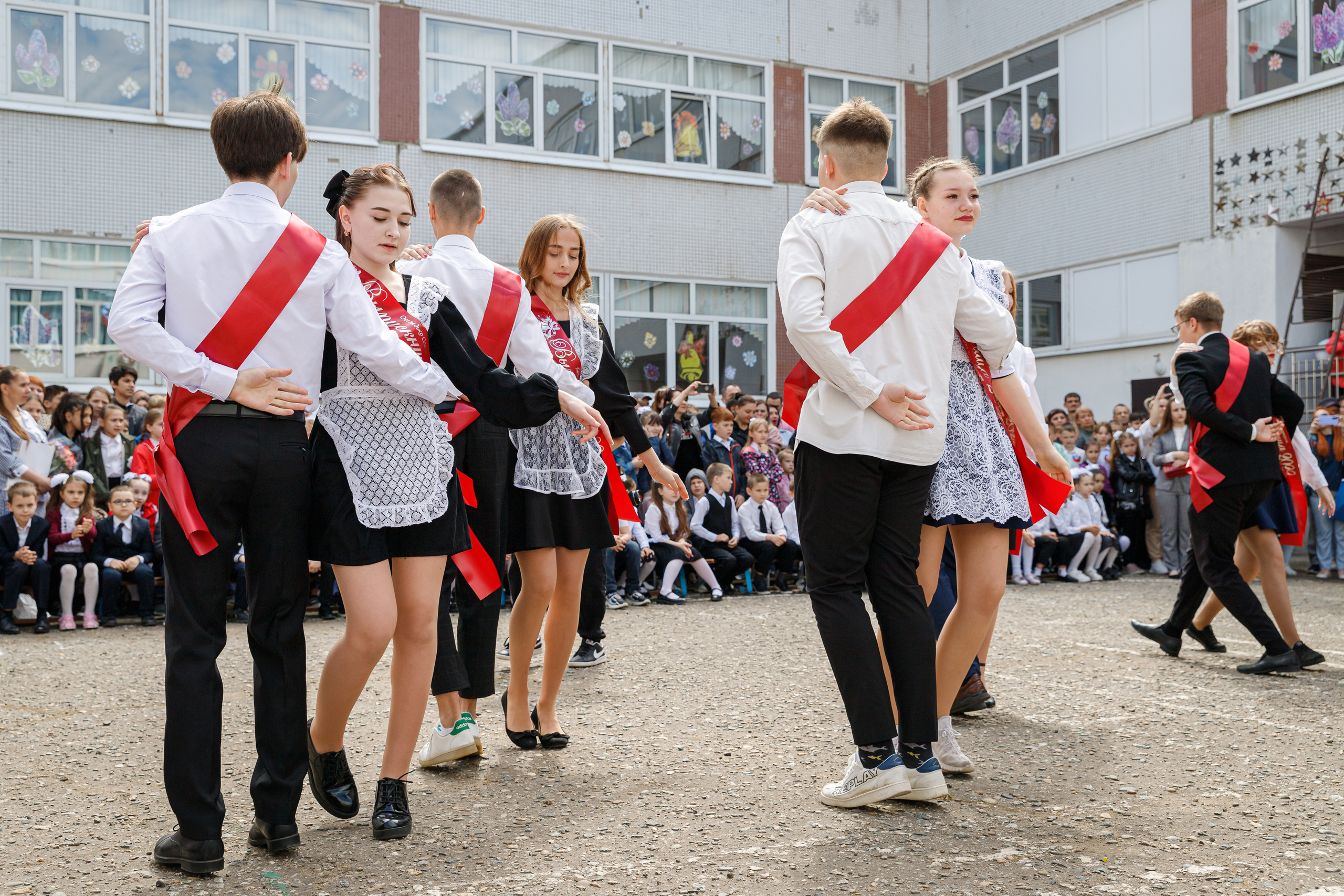 «Последний звонок» (СОШ № 37, г. Краснодар). Марина Ушакова. Фотограф. Выпускные альбомы. г. Краснодар
