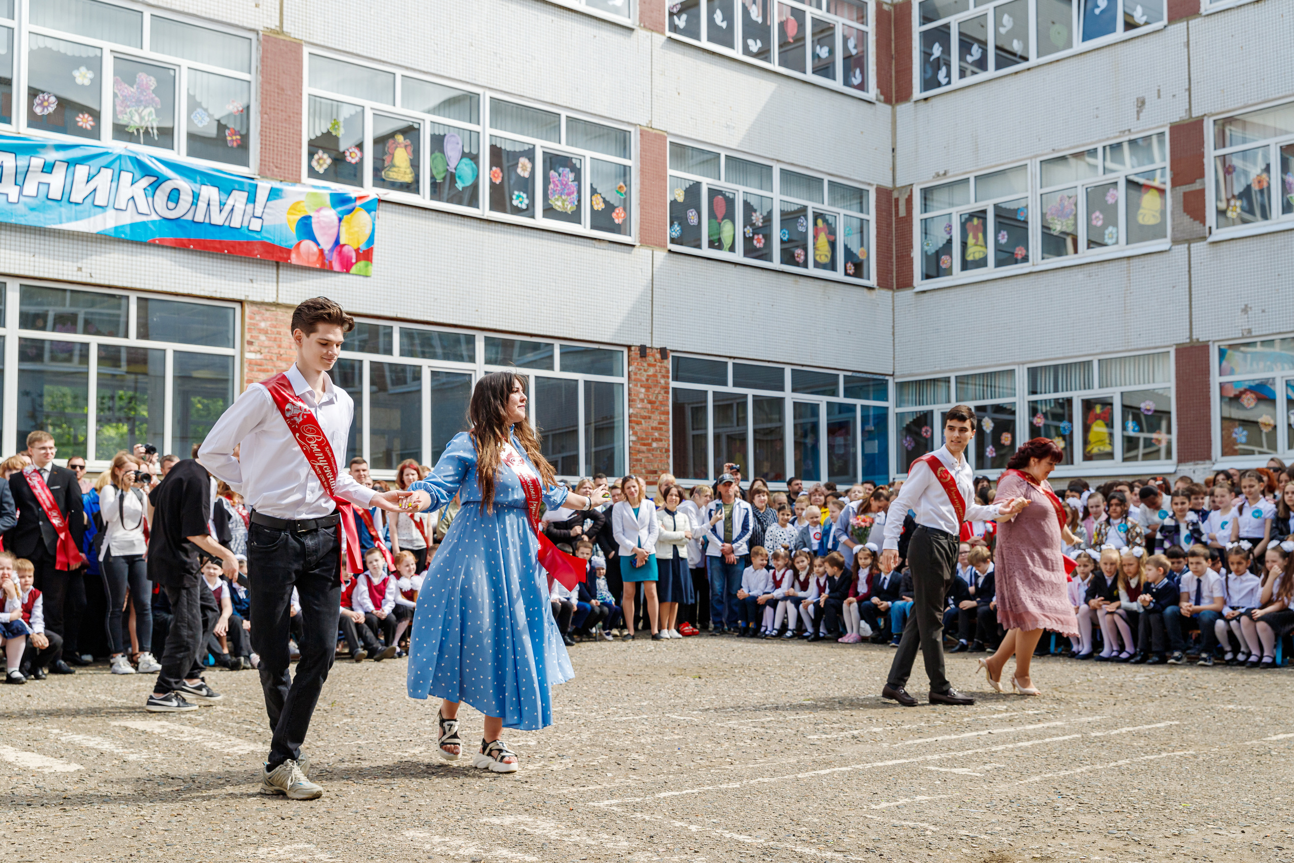 «Последний звонок» (СОШ № 37, г. Краснодар). Марина Ушакова. Фотограф. Выпускные альбомы. г. Краснодар