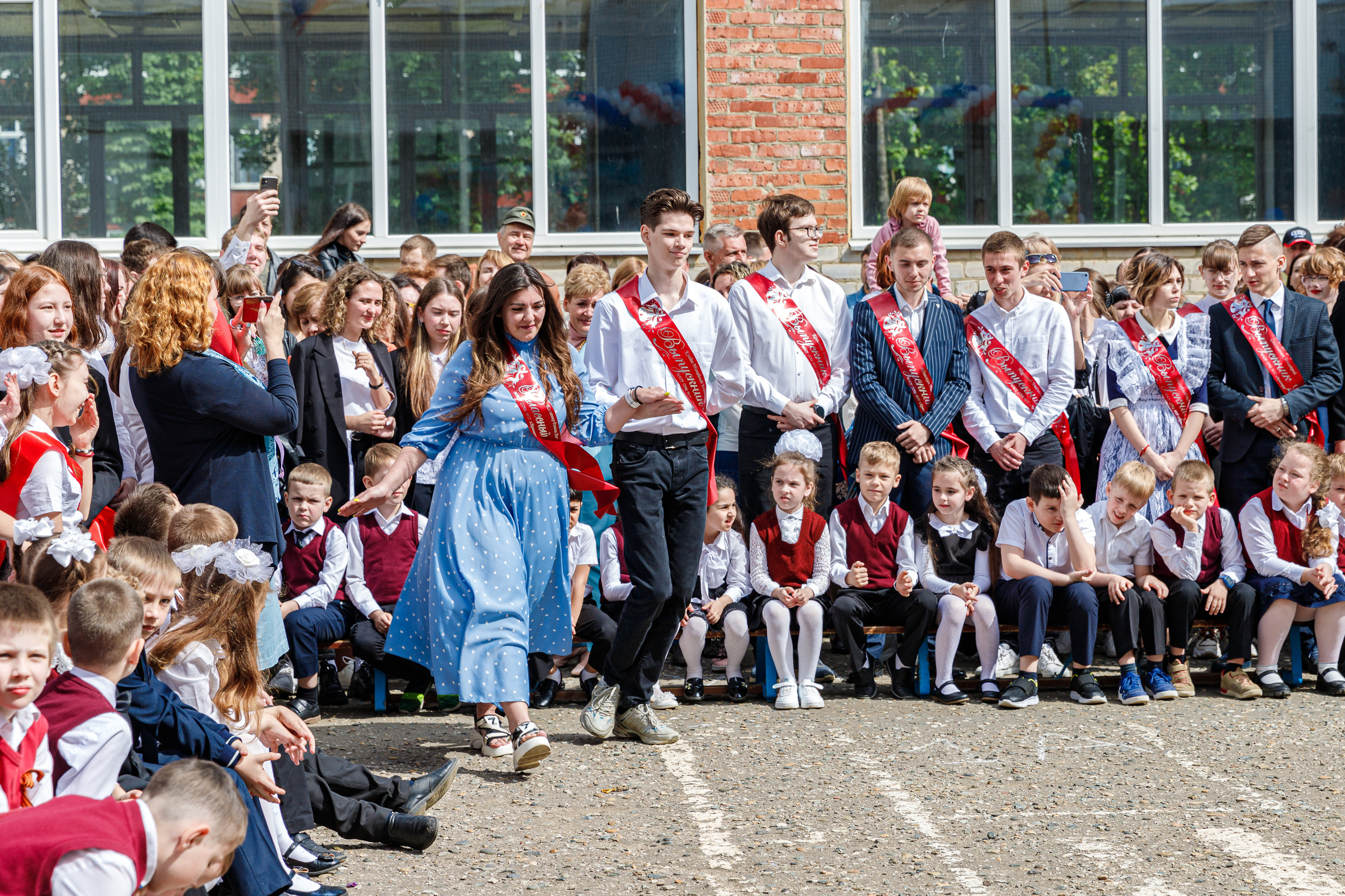 «Последний звонок» (СОШ № 37, г. Краснодар). Марина Ушакова. Фотограф. Выпускные альбомы. г. Краснодар