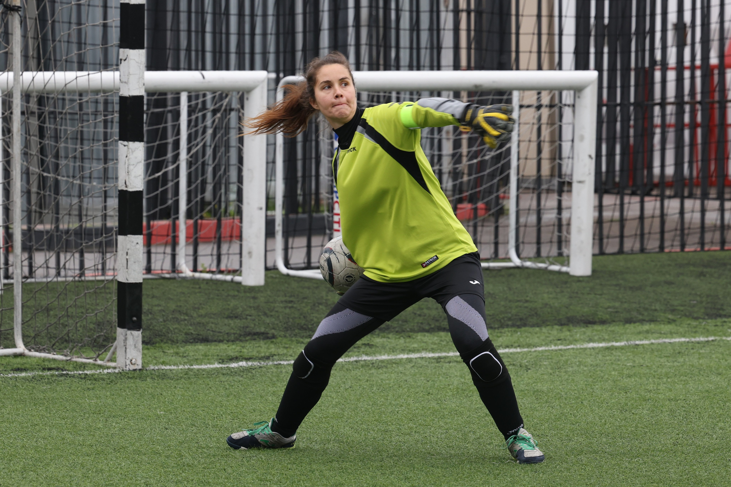 Женский футбол от 15.06. Репортажный фотограф, спортивный фотограф в Москве и области