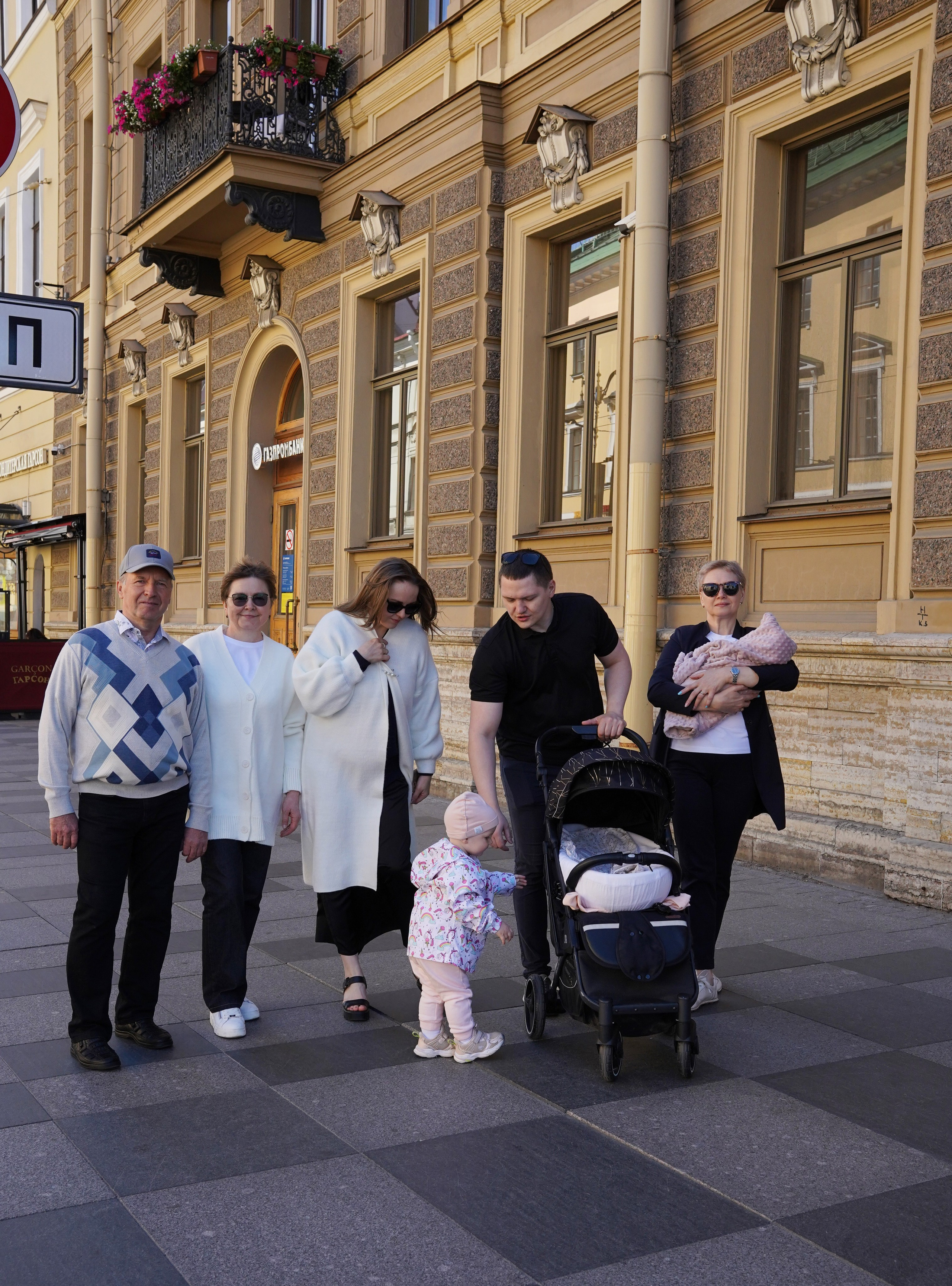 Семья в городе. Студийный и портретный фотограф в САНКТ-ПЕТЕРБУРГЕИрина Махаон