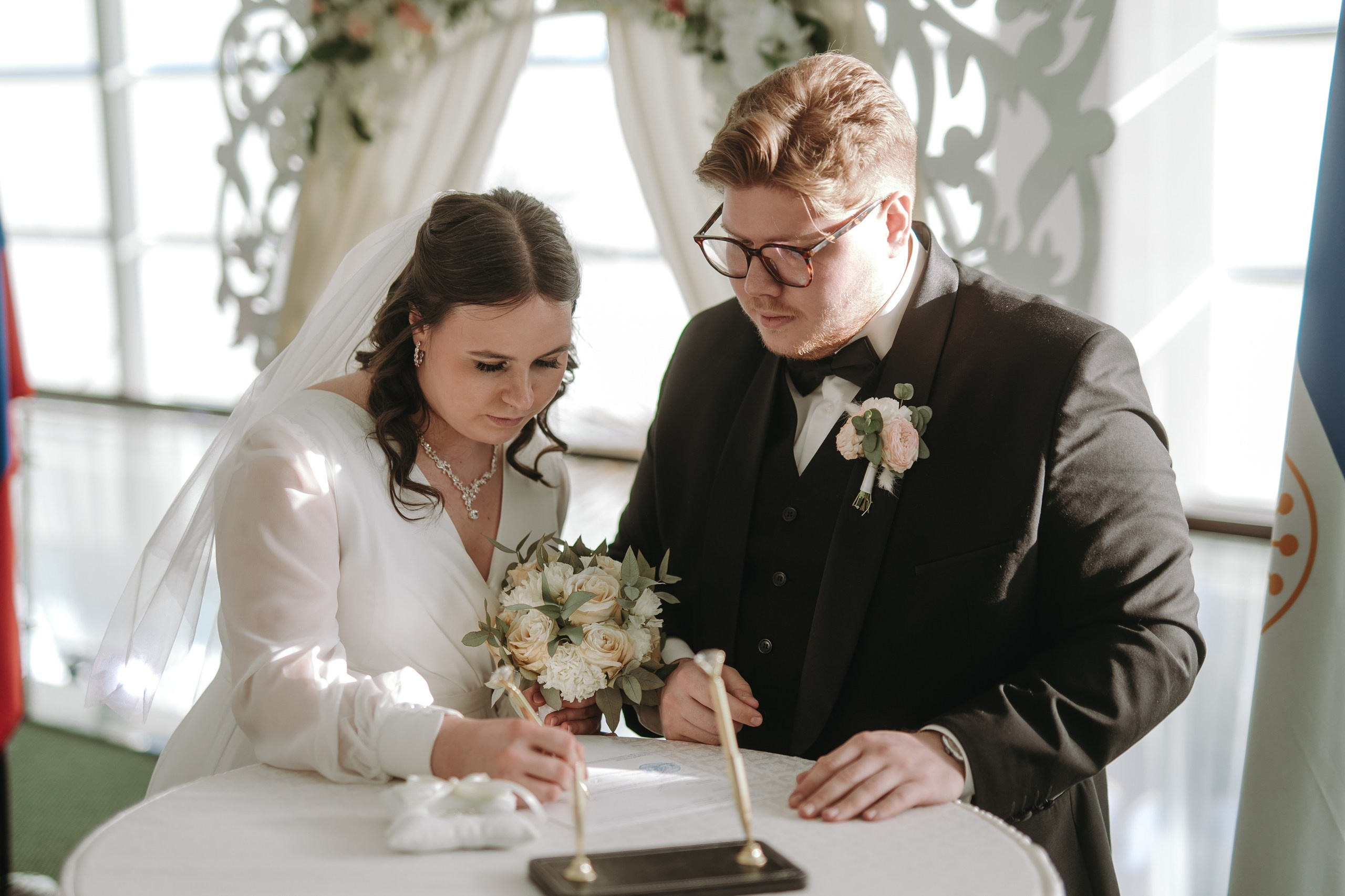 РЕСТОРАН ТАРАТАУ, ВЕДУЩИЙ АЗАТ ГАЙСИН И АРТУР ИЛЬЯСОВ УФА