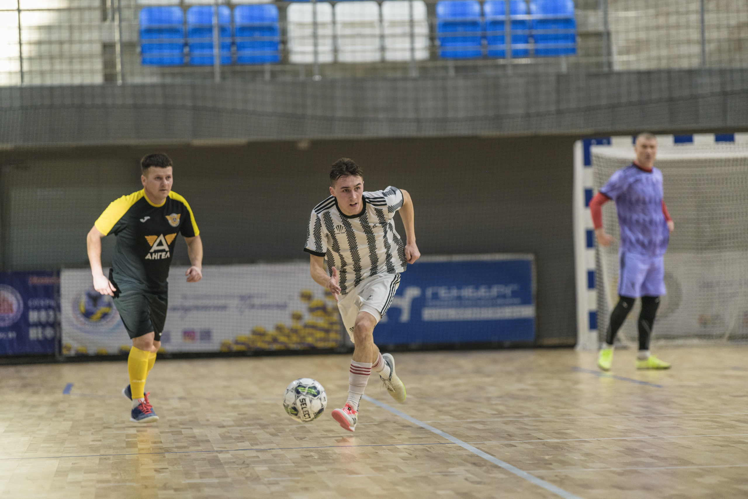 ЛИГА ПОЛЕСЬЯ сезон 2025/2026. Репортажный фотограф Владимир Беляй