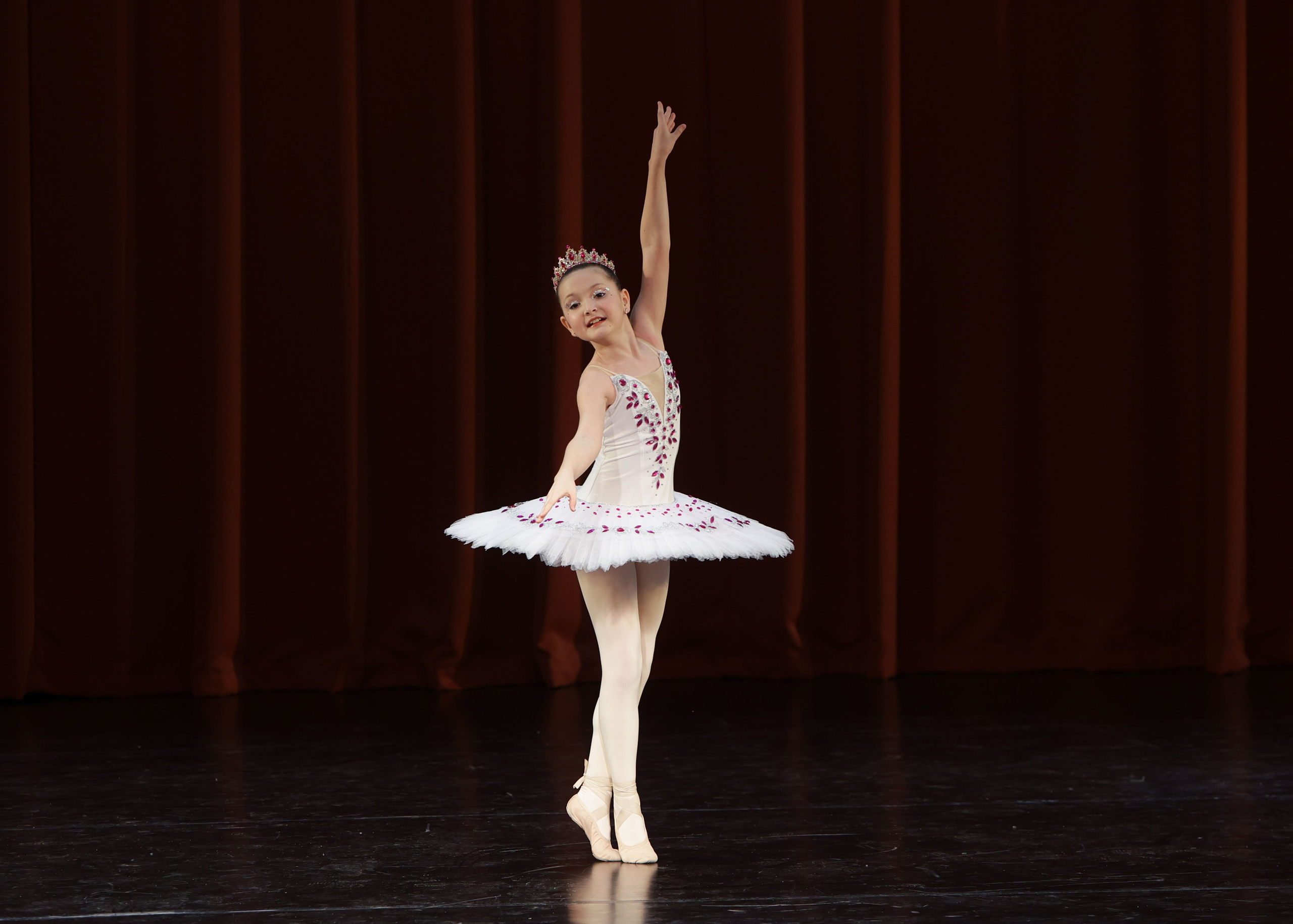 Фестиваль хореографического искусства «КУБОК ЛЕГЕНДЫ — 2025». Выпускные альбомы и школьный фотограф в Подольске, Троицке, Щербинке, Москве и Московской области