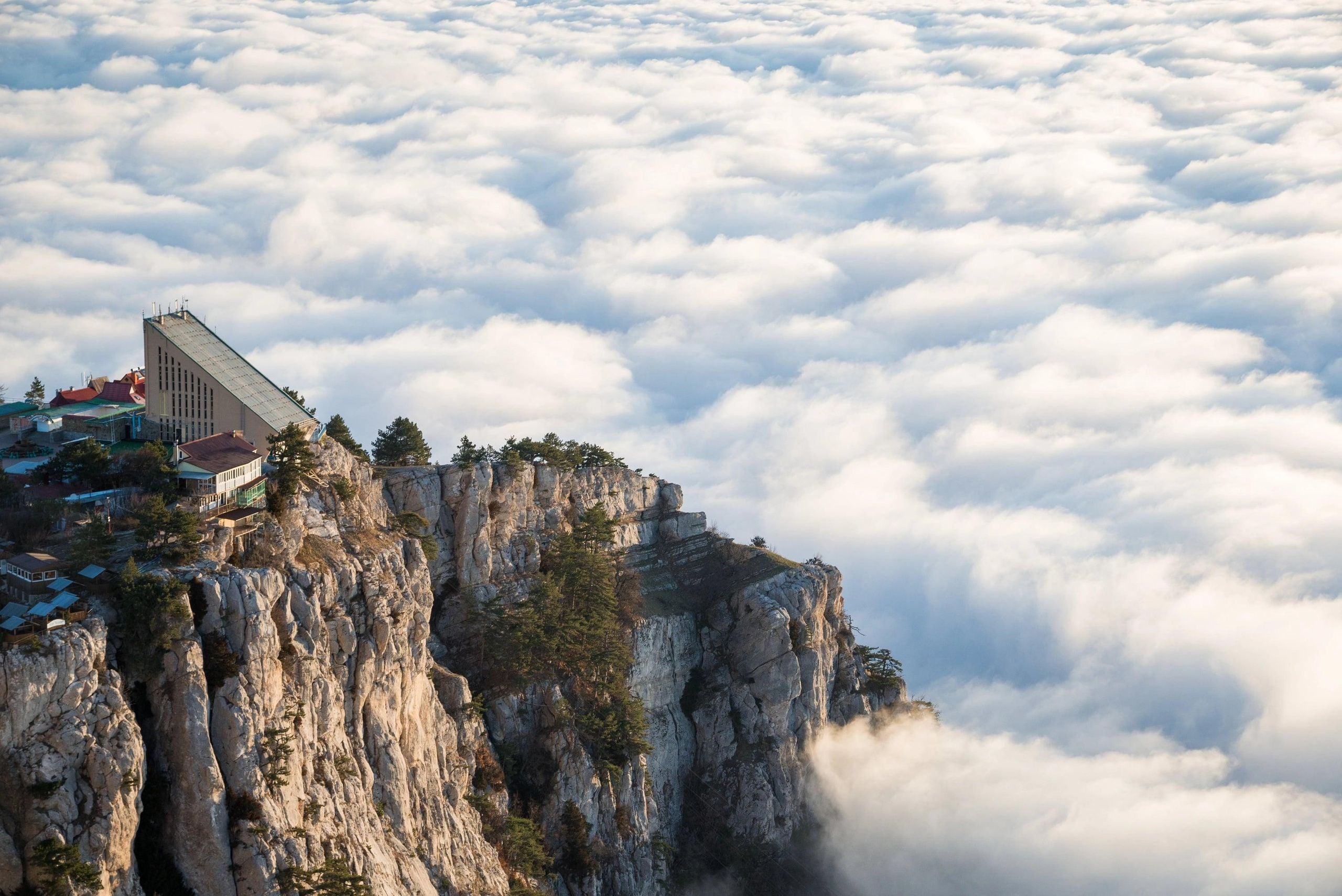 Локации для фотосессии в Ялте. Профессиональная фотосъемка в Крыму. Натуральные эмоции и живые кадры. Забронируйте дату прямо сейчас!