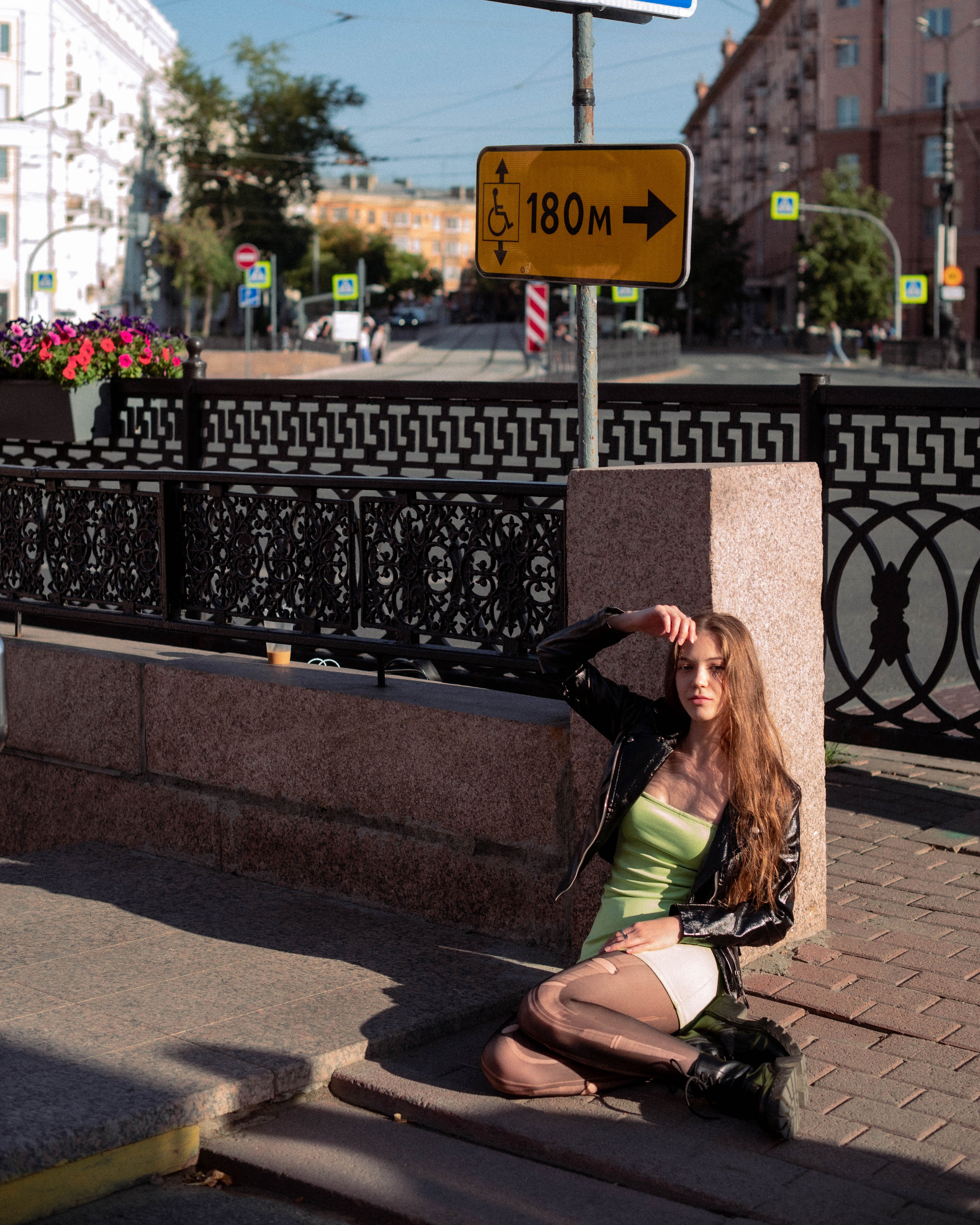 Ася. Женский фотограф. Создатель украшений ручной работы. Модель